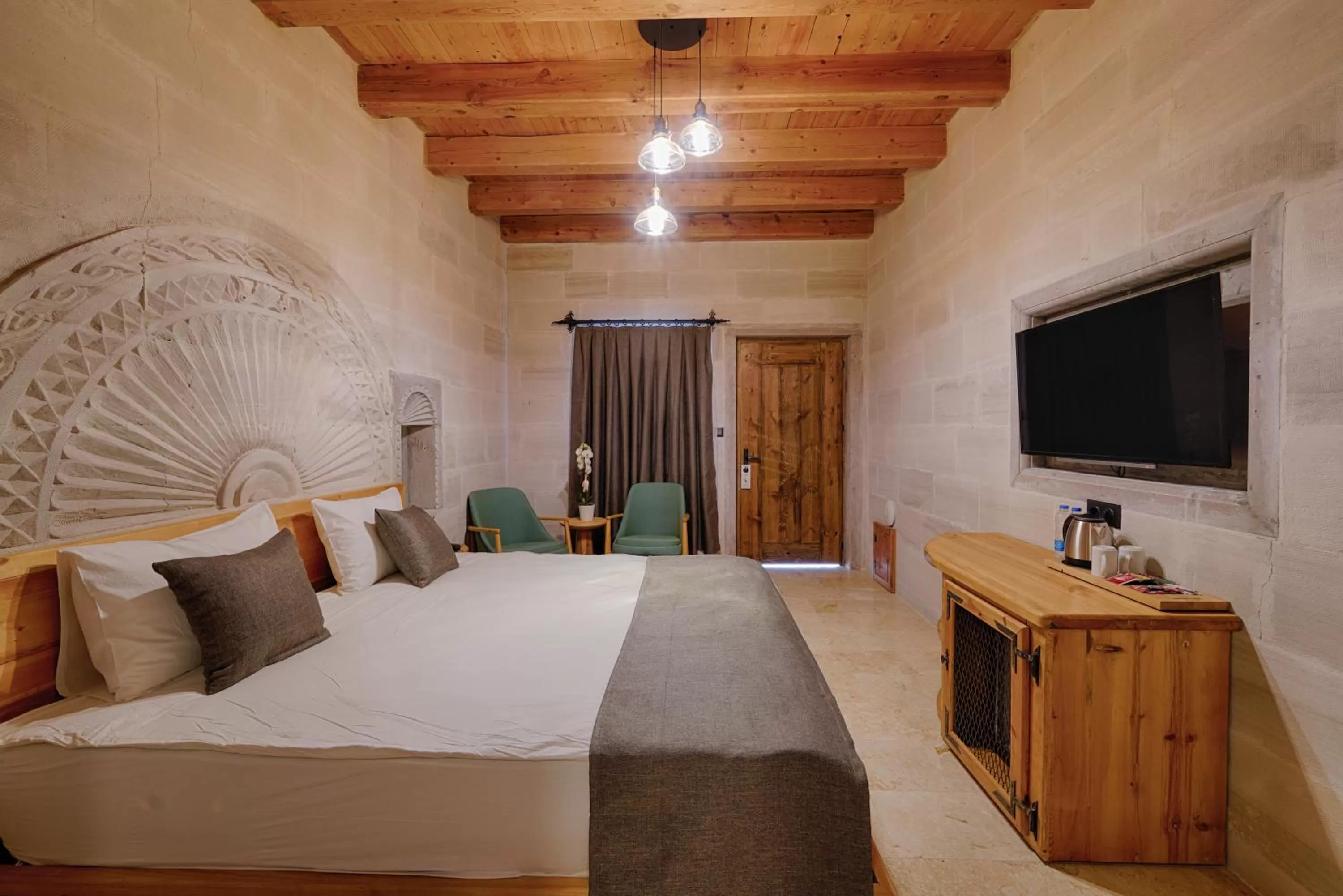 TV and multimedia in Concept Cave House