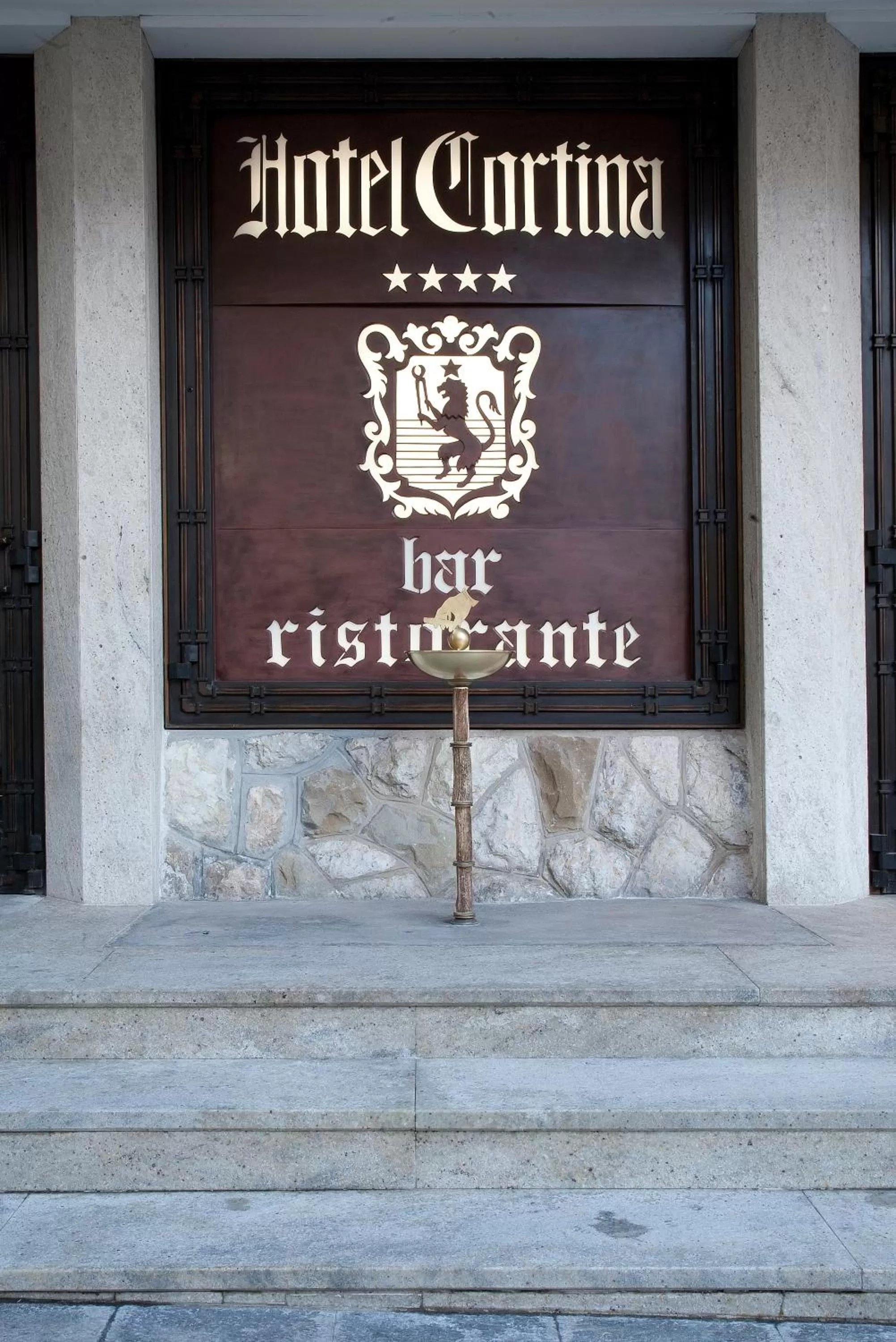 Facade/entrance in Hotel Cortina