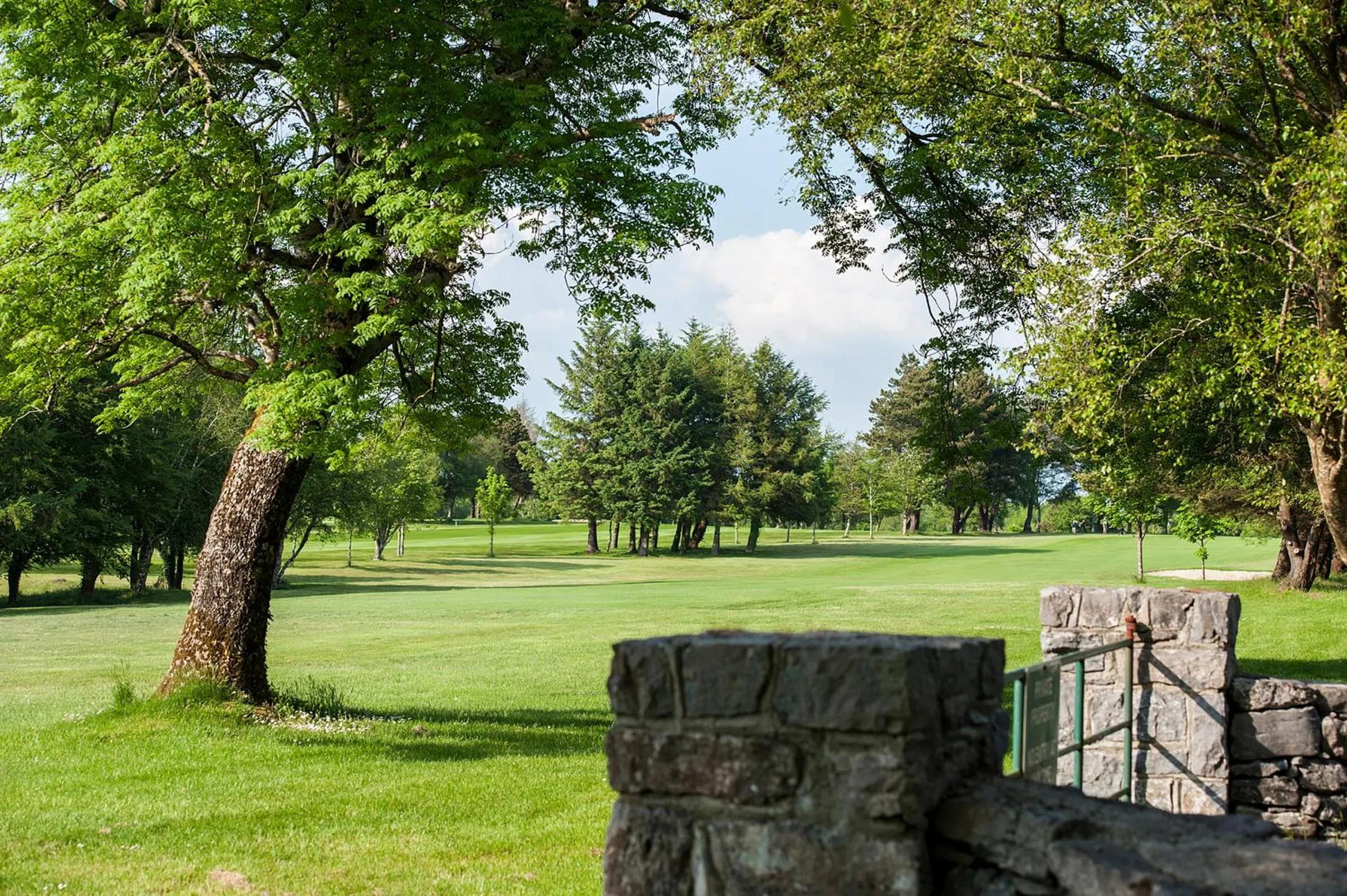 Golfcourse in The Waterfront House Country Home