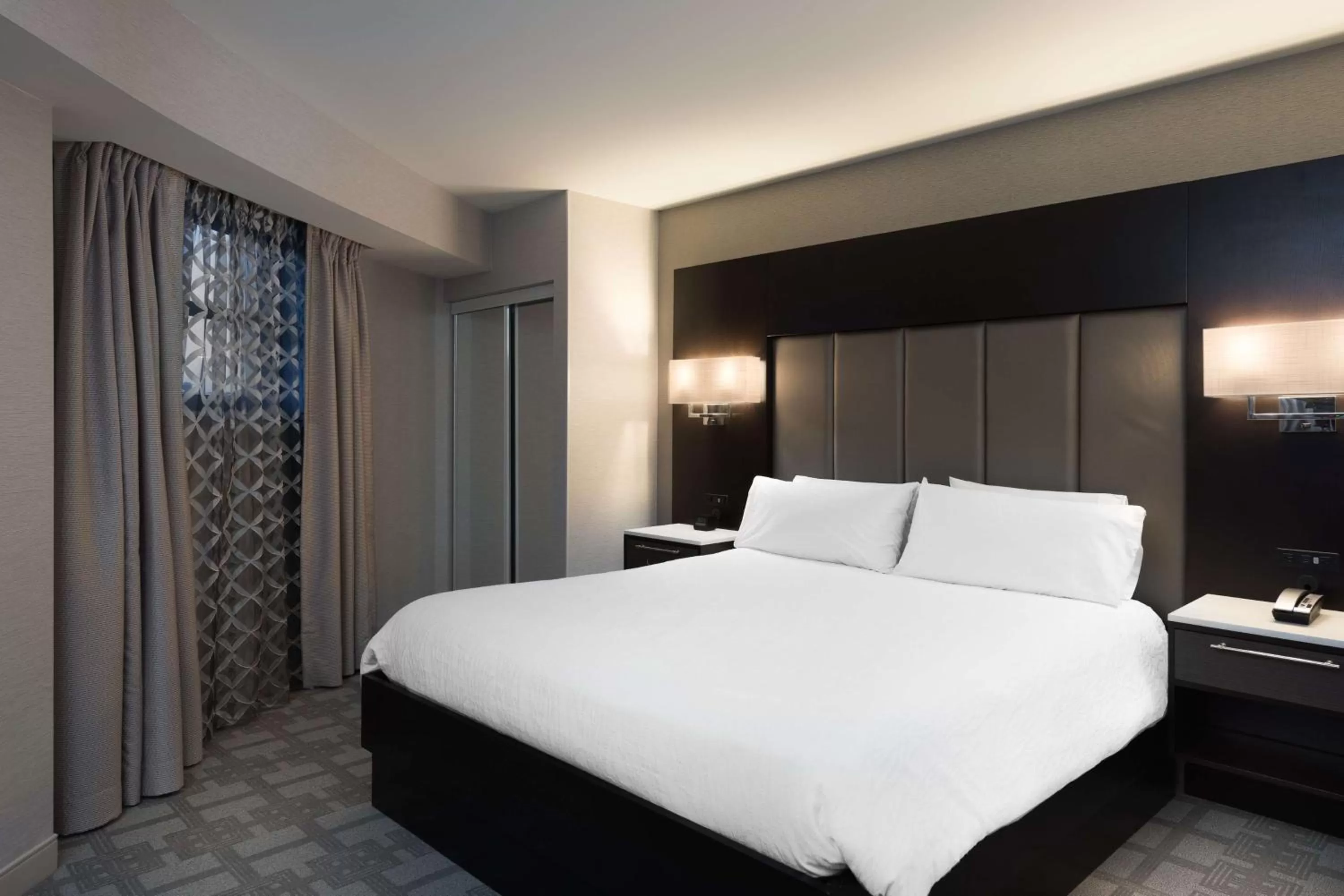 Suite, 1 King Bed (Mini Fridge/Microwave) in Hilton Garden Inn Portsmouth Downtown