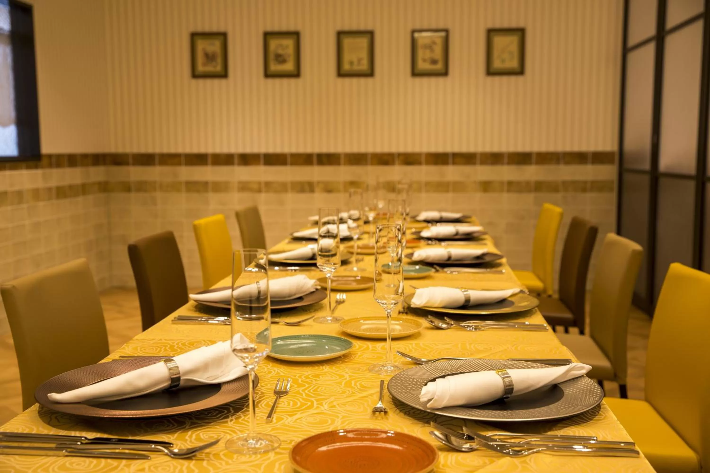 Restaurant/places to eat in Hotel Monterey Kobe