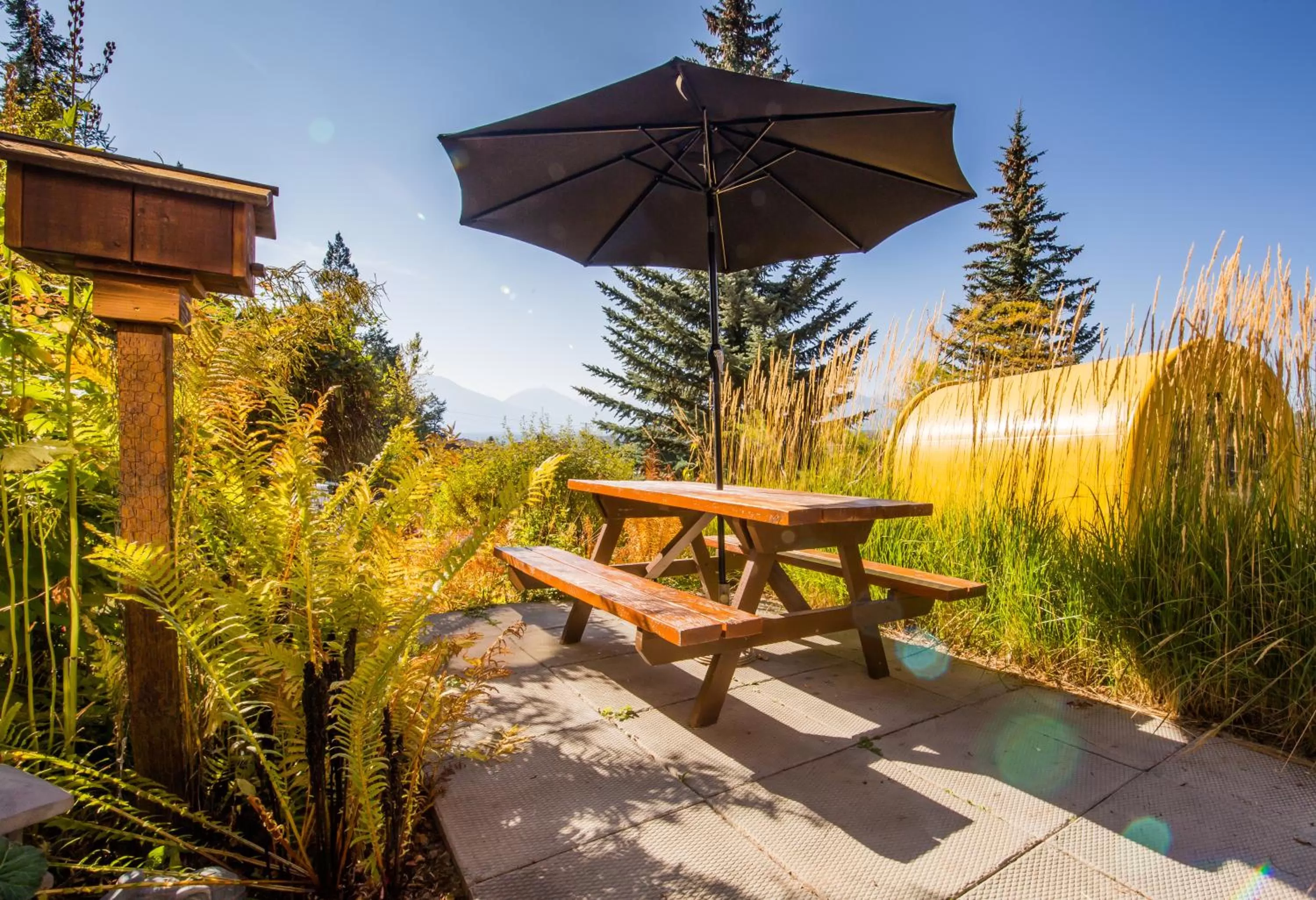 Seating area in Gateway Motel