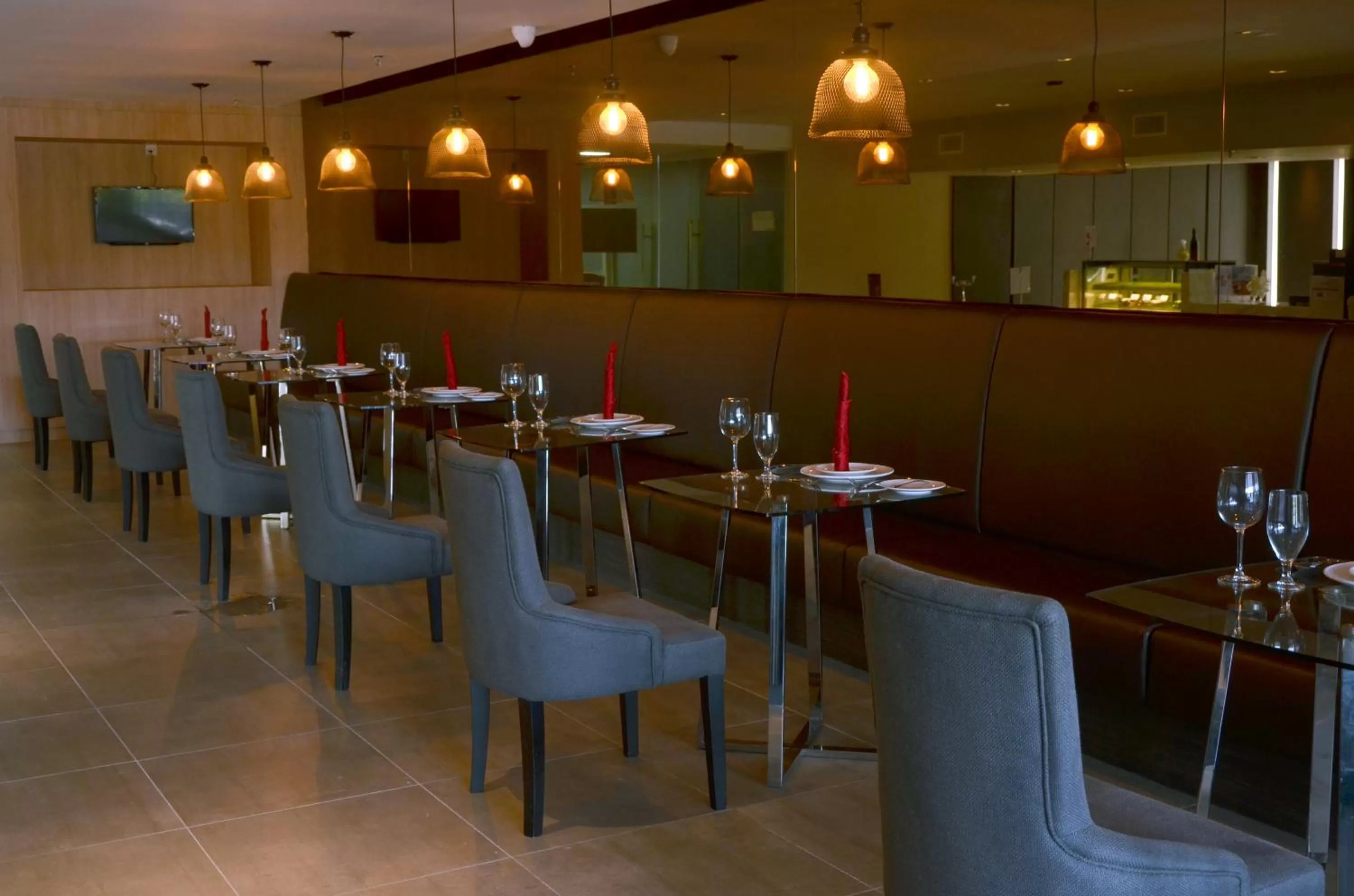 Restaurant/places to eat in UCSI Hotel Kuching