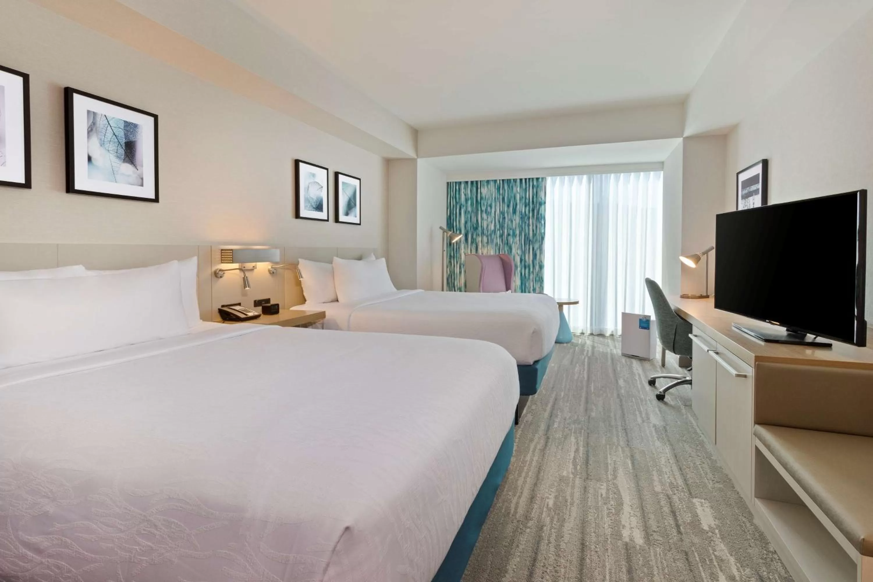 Bed in Hilton Garden Inn Boston Brookline, Ma