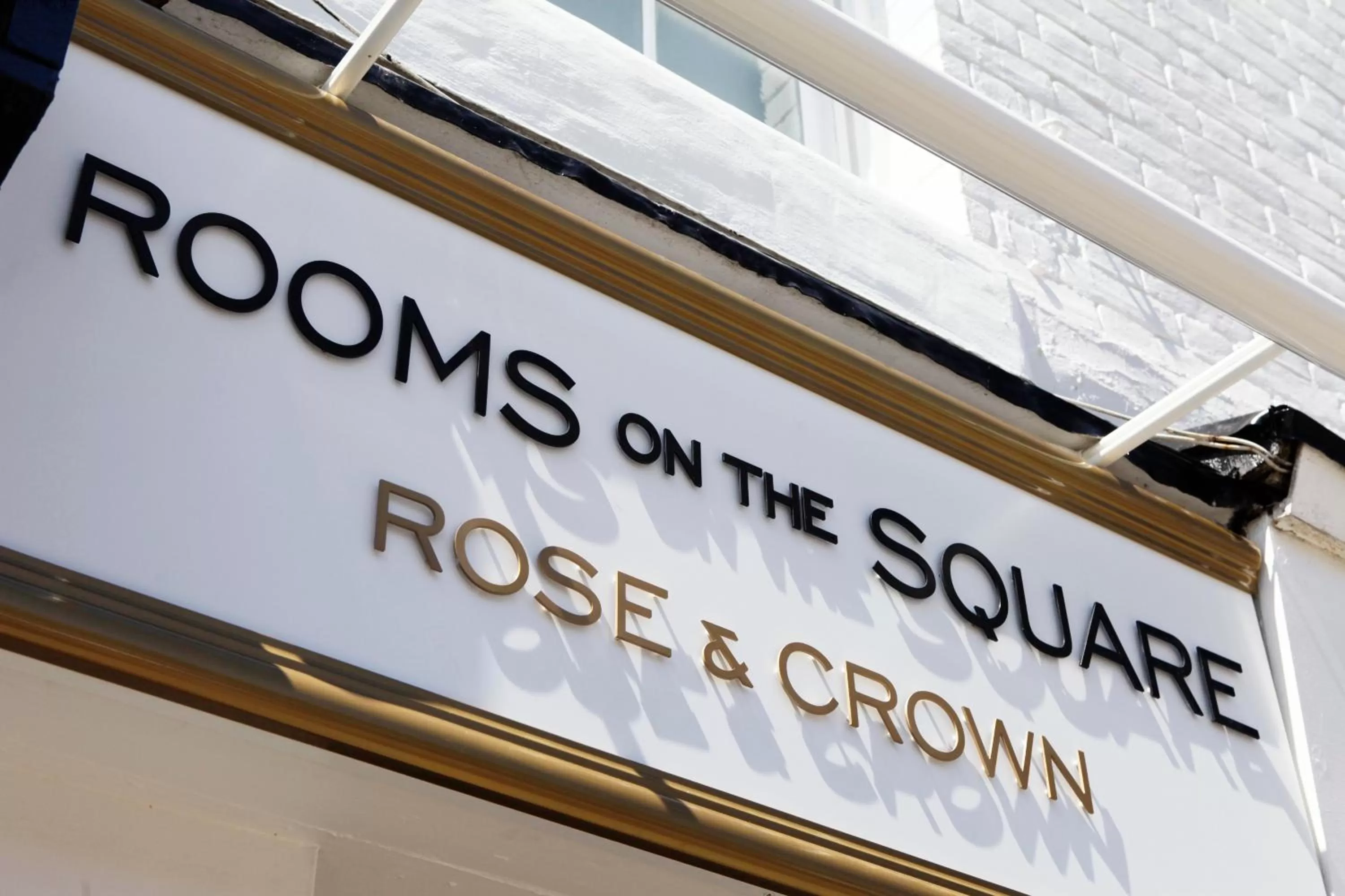 Logo/Certificate/Sign in The Rose and Crown