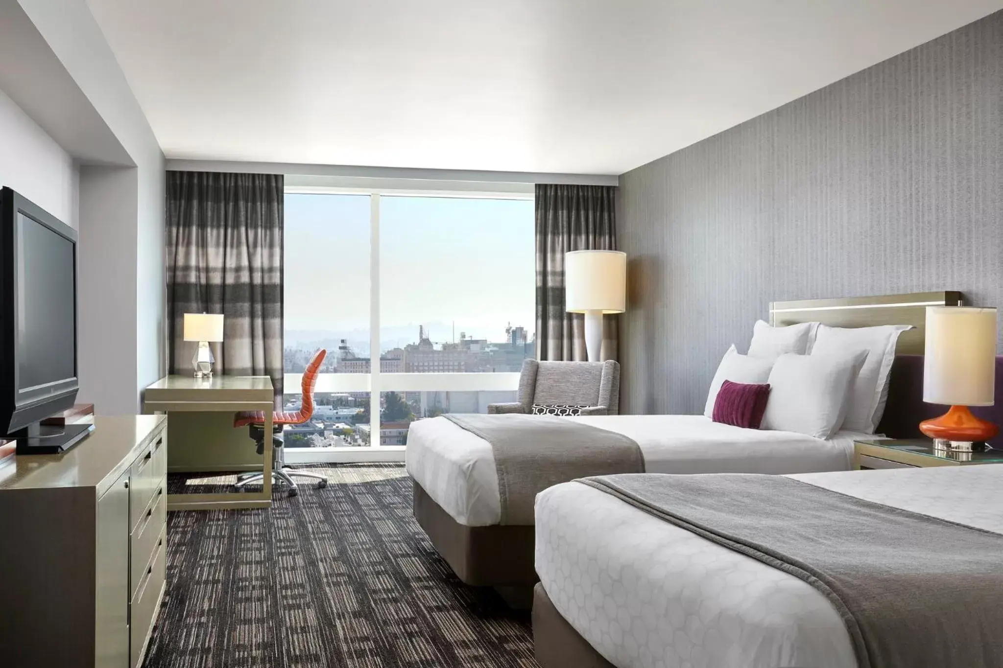 Capital 2 Queen Hearing Accessible in Loews Hollywood Hotel Capital 2 Queen Hearing Accessible in Loews Hollywood Hotel