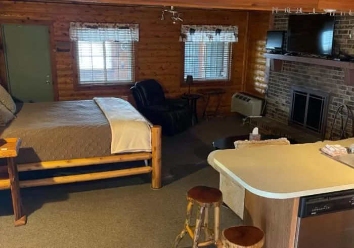 Bed in Olde Mill Inn of Clarkston