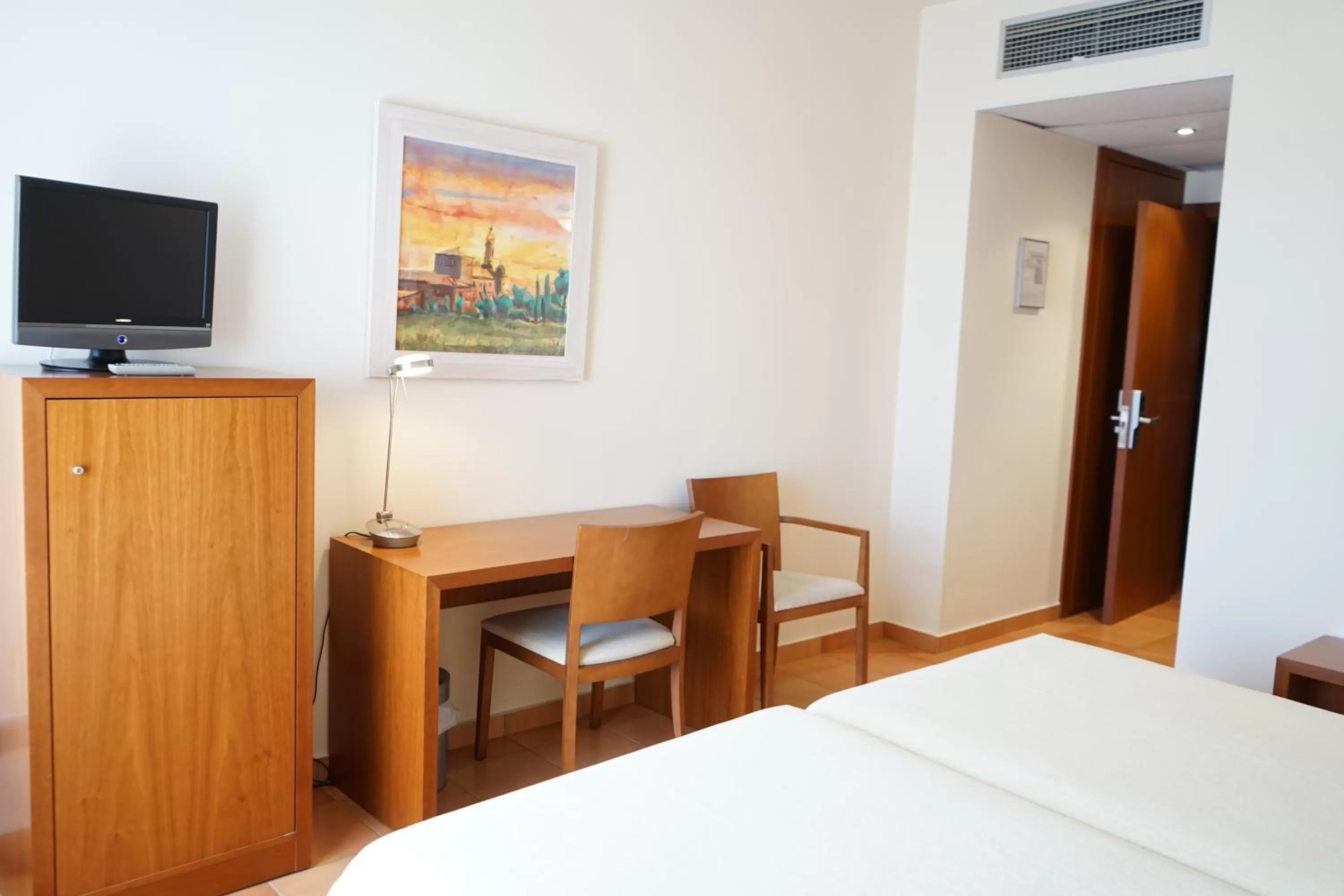 Bedroom, Bed in Hotel Santuari Balaguer