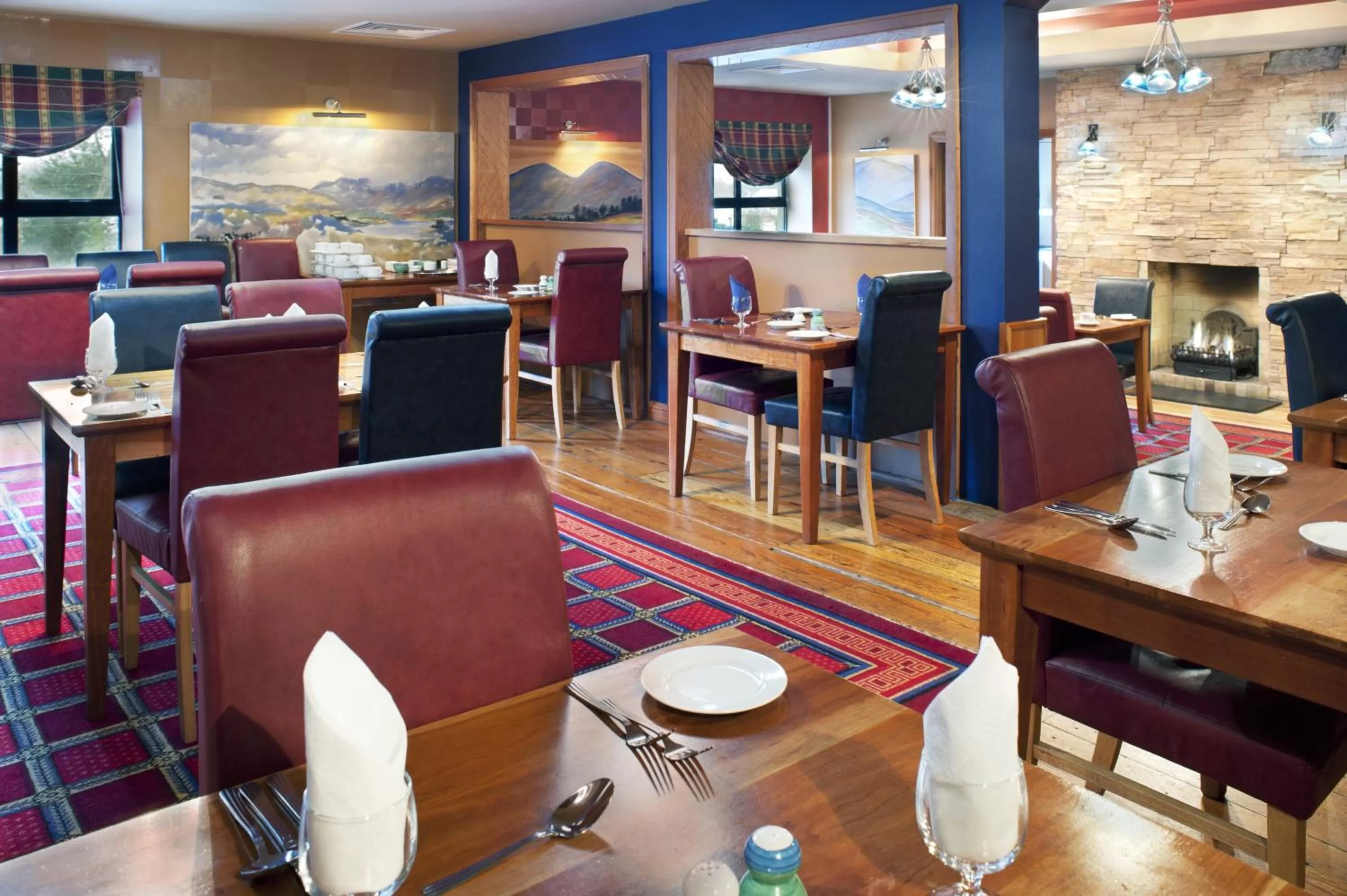Restaurant/places to eat in The Parkavon Hotel