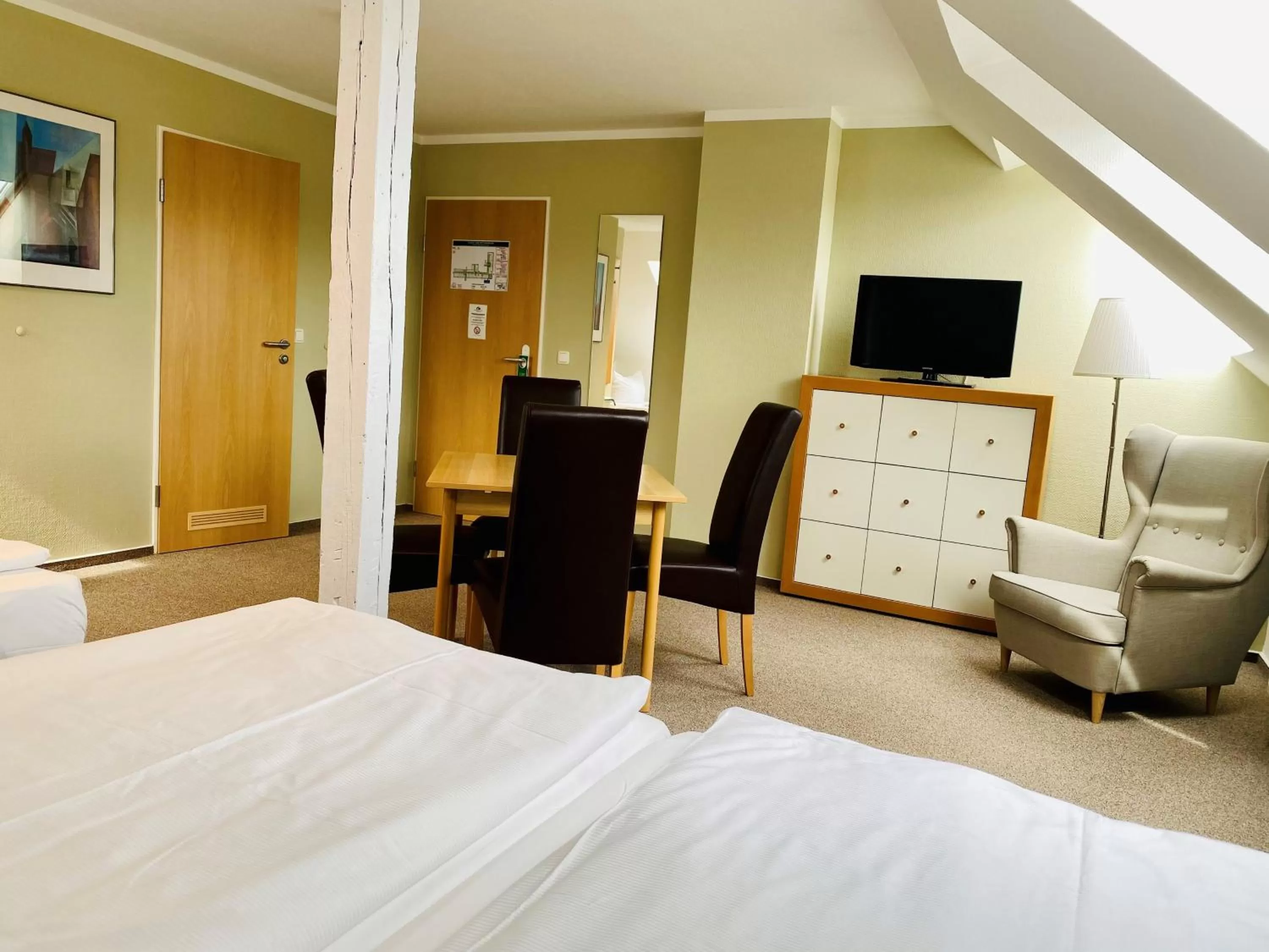 Photo of the whole room, Bed in Hotel am Schlosspark