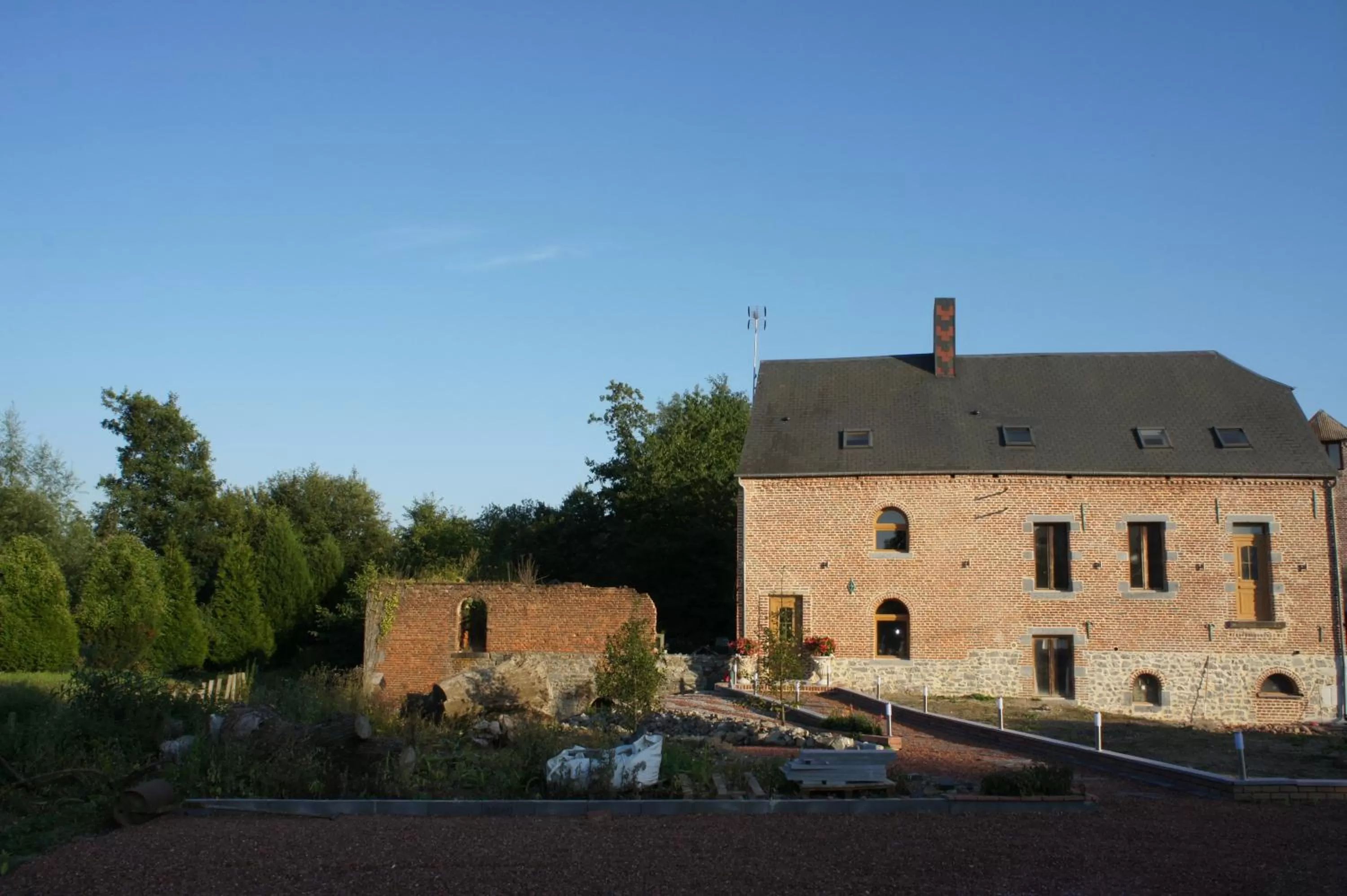 Facade/entrance in Aux Logis de la Solre
