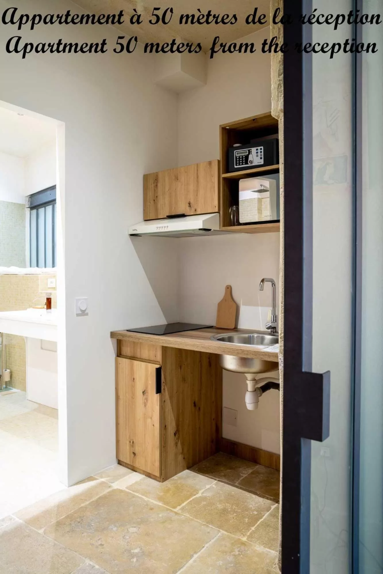 Kitchen or kitchenette in Le Clos Violette et Le 11 D'Aglaé - Hôtel de Charme Design de Luxe