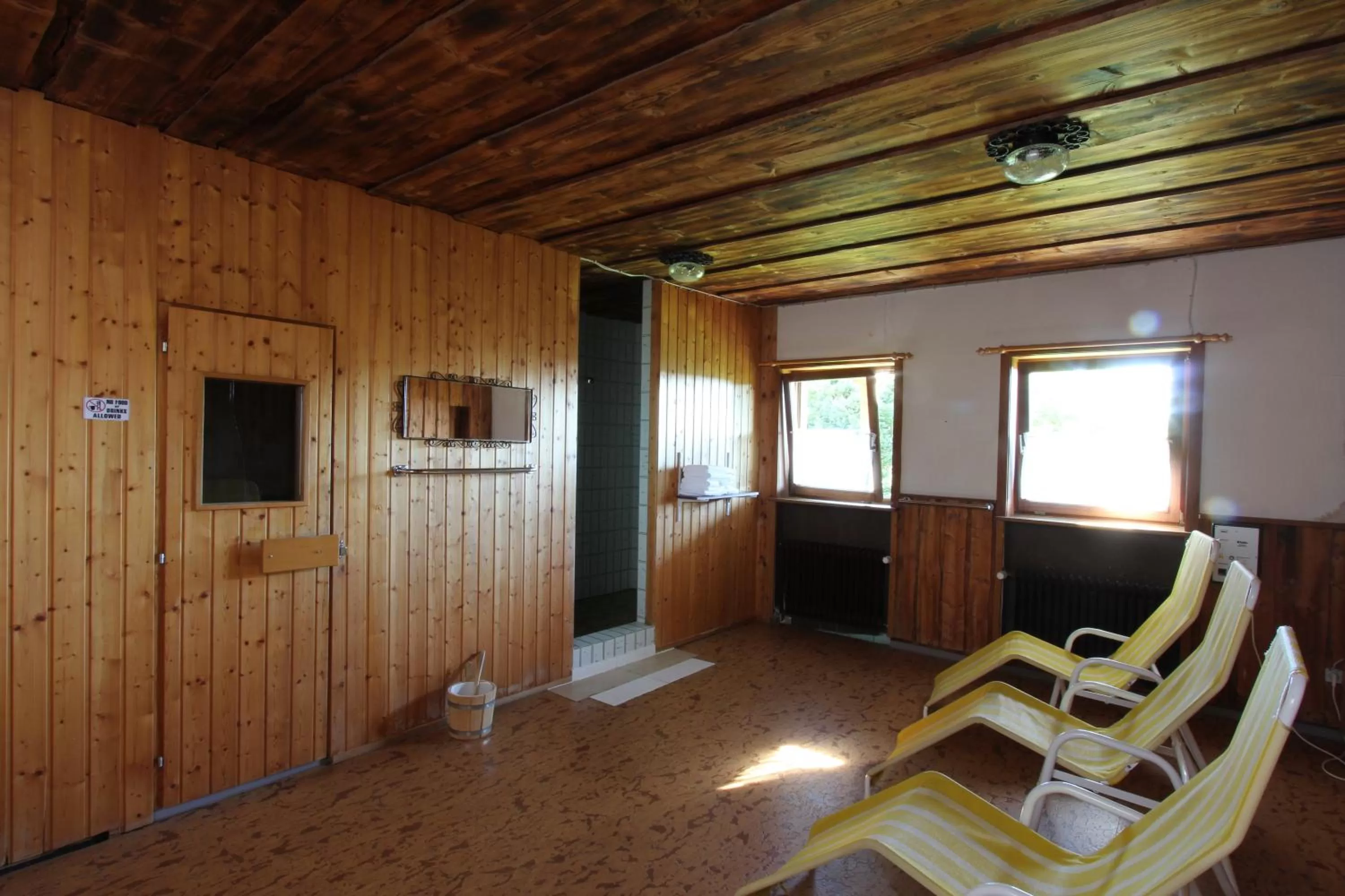 Sauna in Hotel Lowen by Mastiff