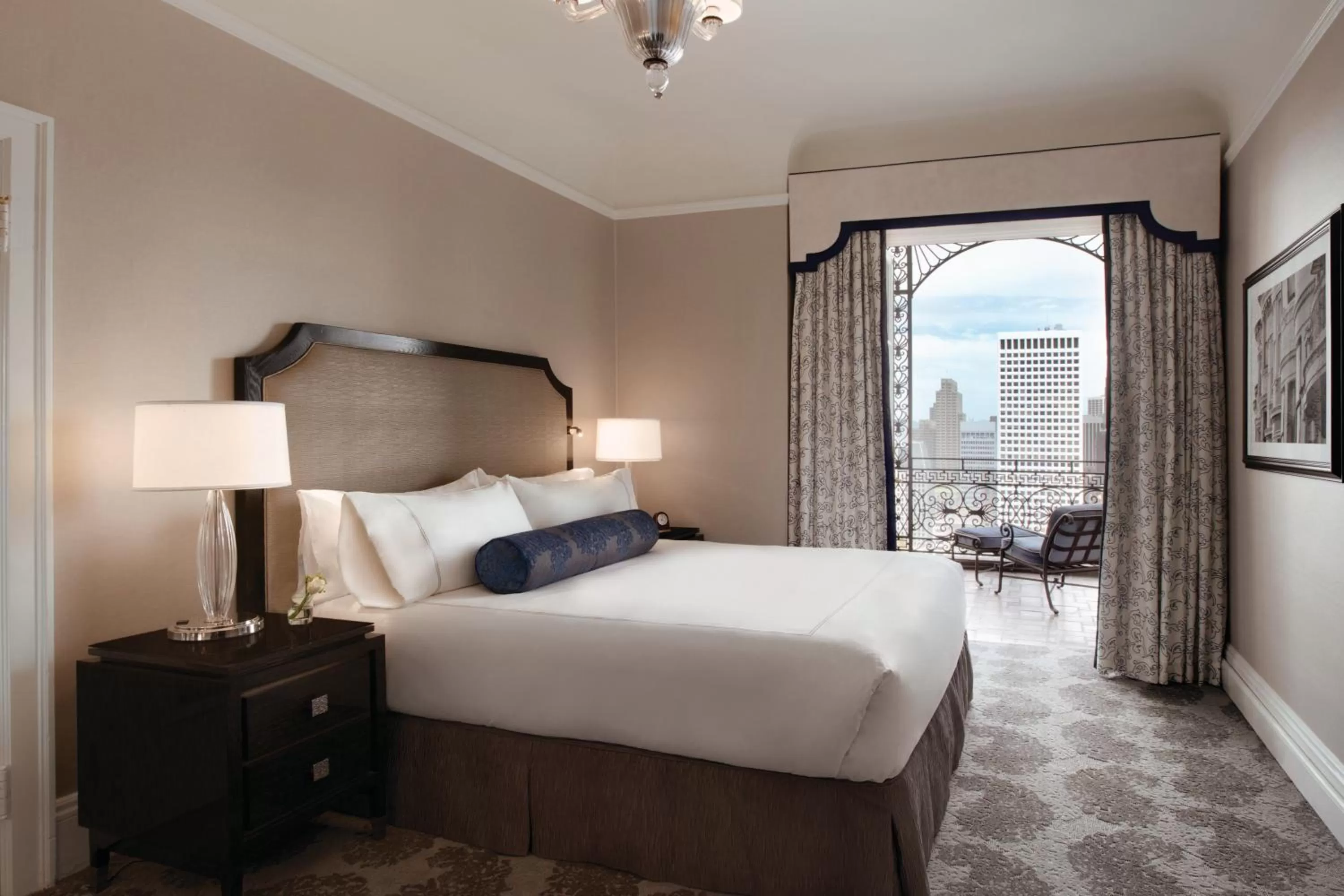 Bed in Fairmont San Francisco