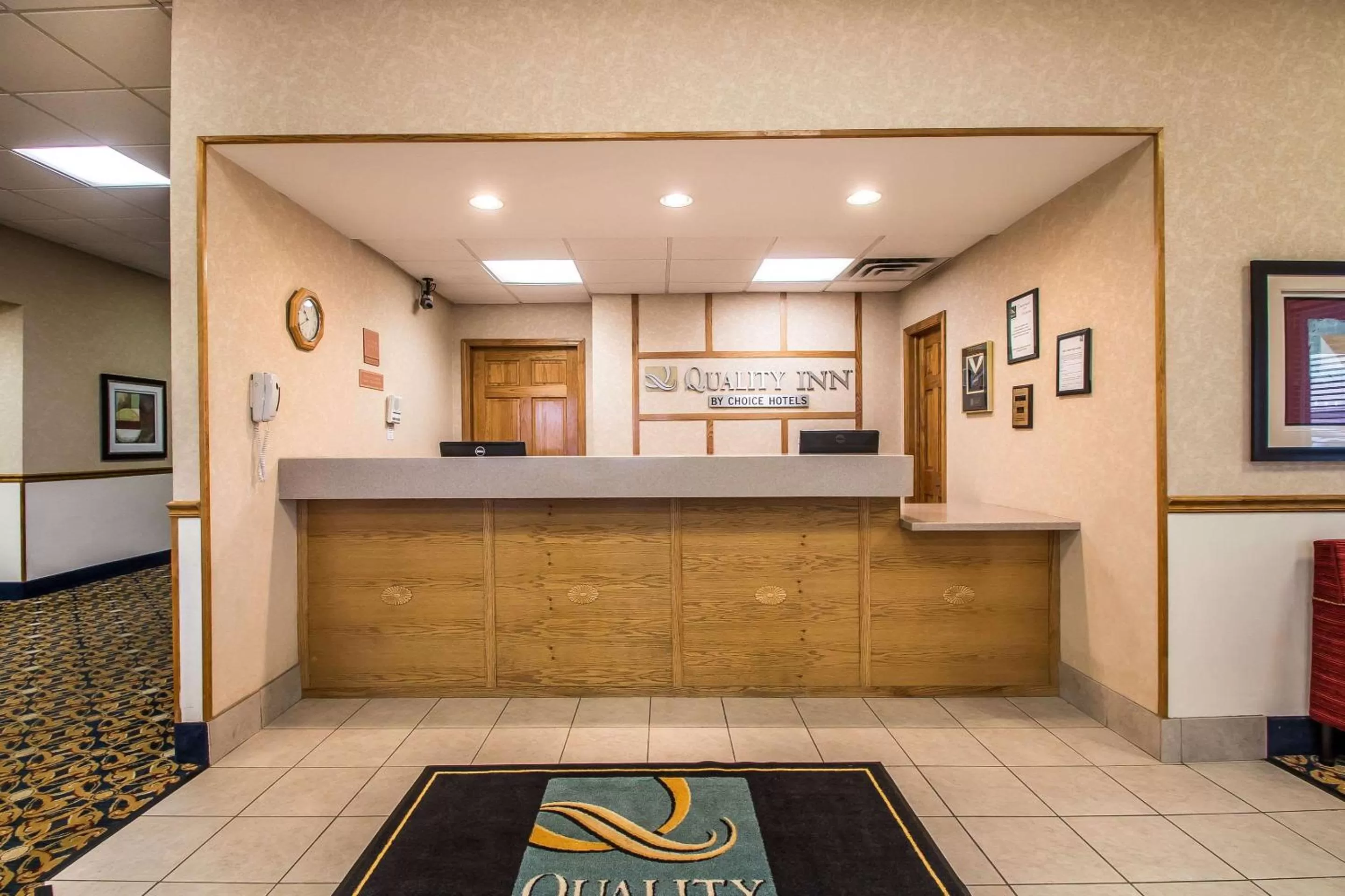 Lobby or reception in Quality Inn Morris I-80