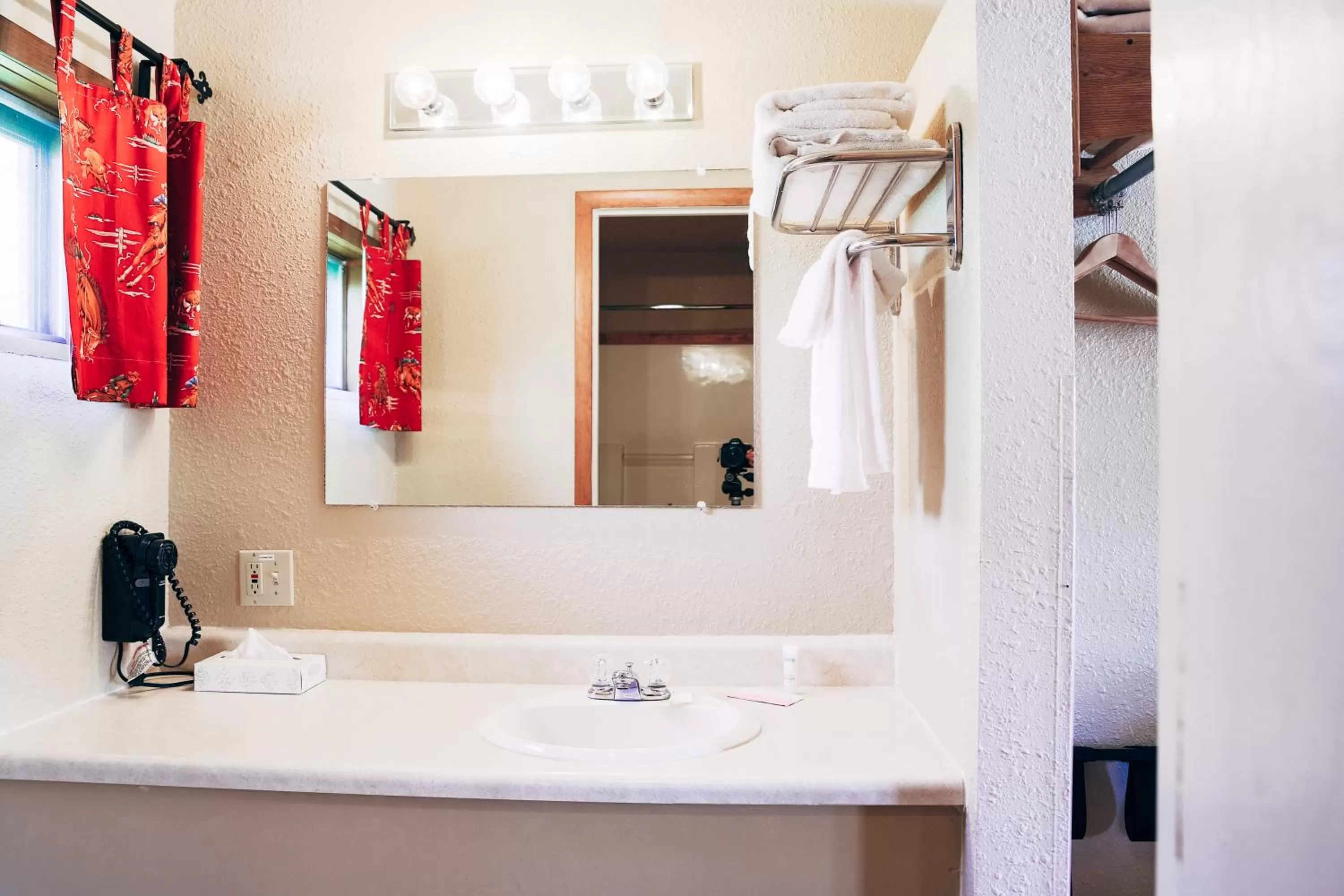 Bathroom in The Longhorn Ranch Resort Lodge & RV Park