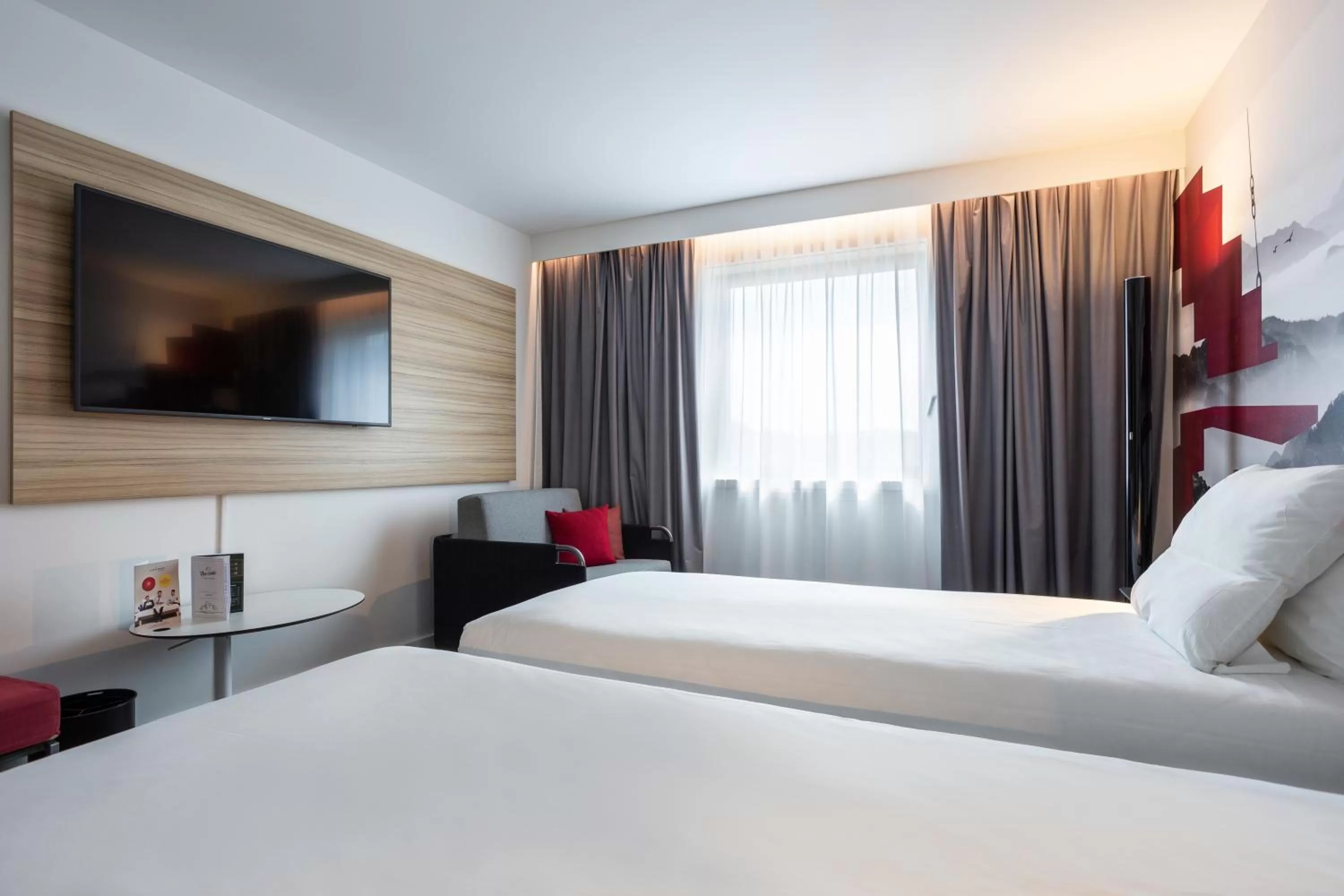 Bed in Novotel Annecy Centre