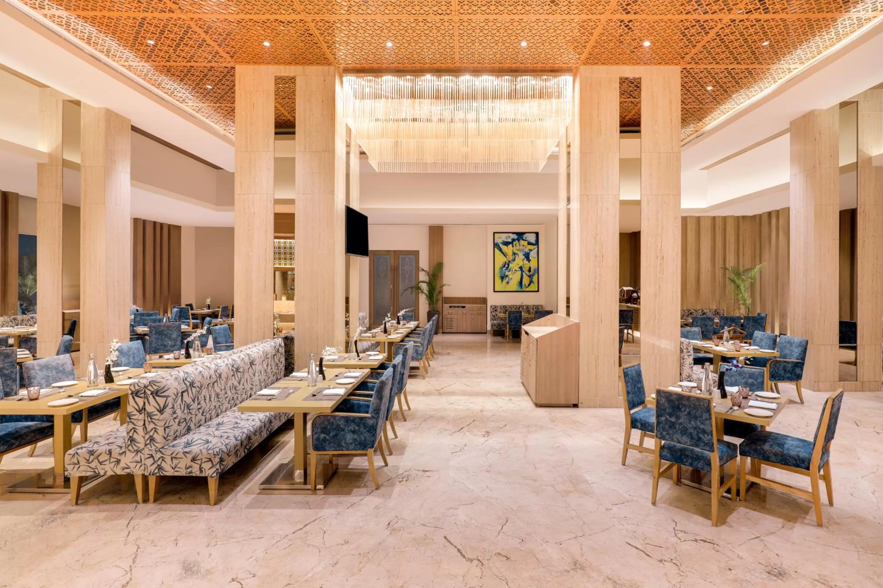 Restaurant/places to eat in Sandal Suites by Lemon Tree Hotels