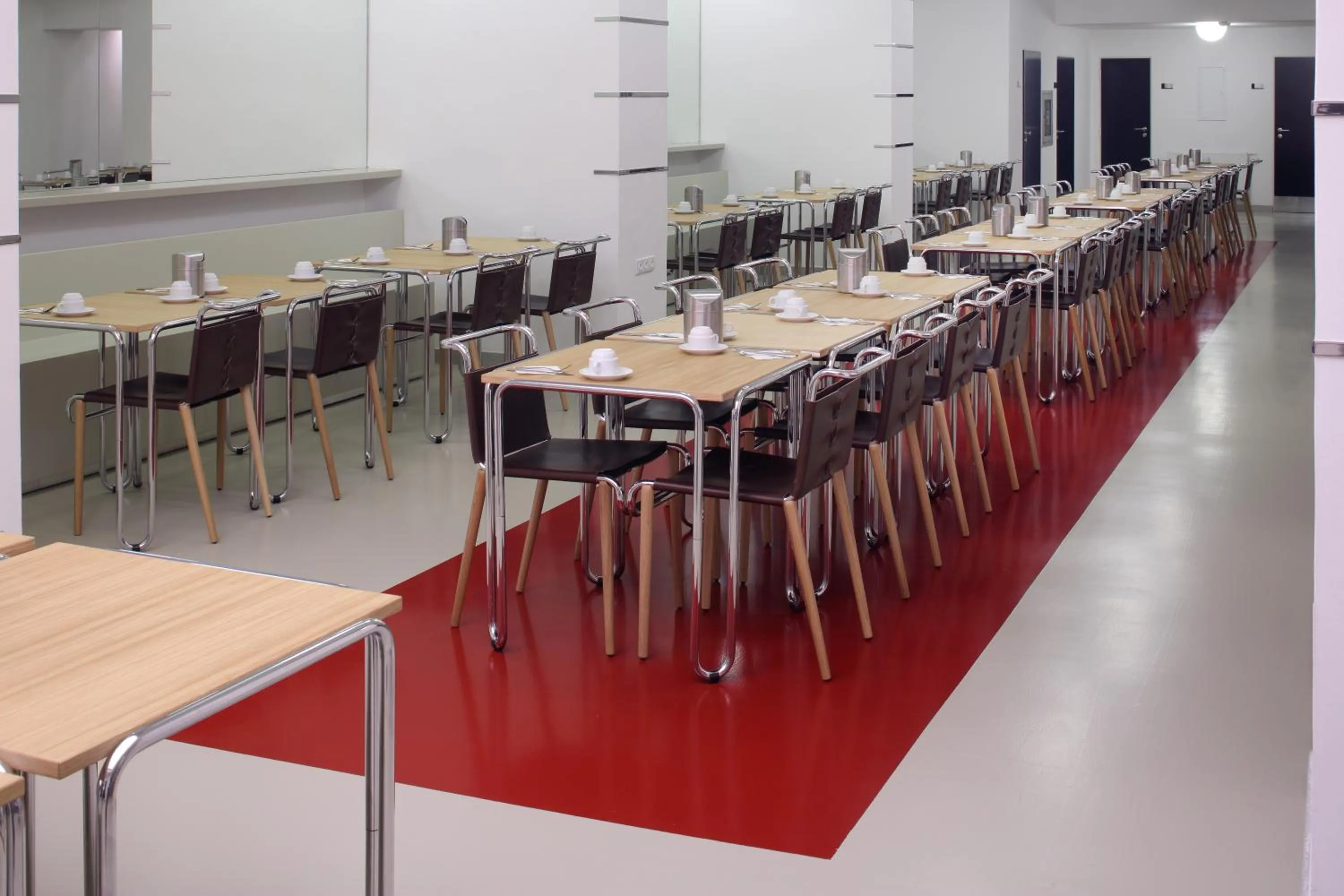 Restaurant/places to eat in AXA Hotel