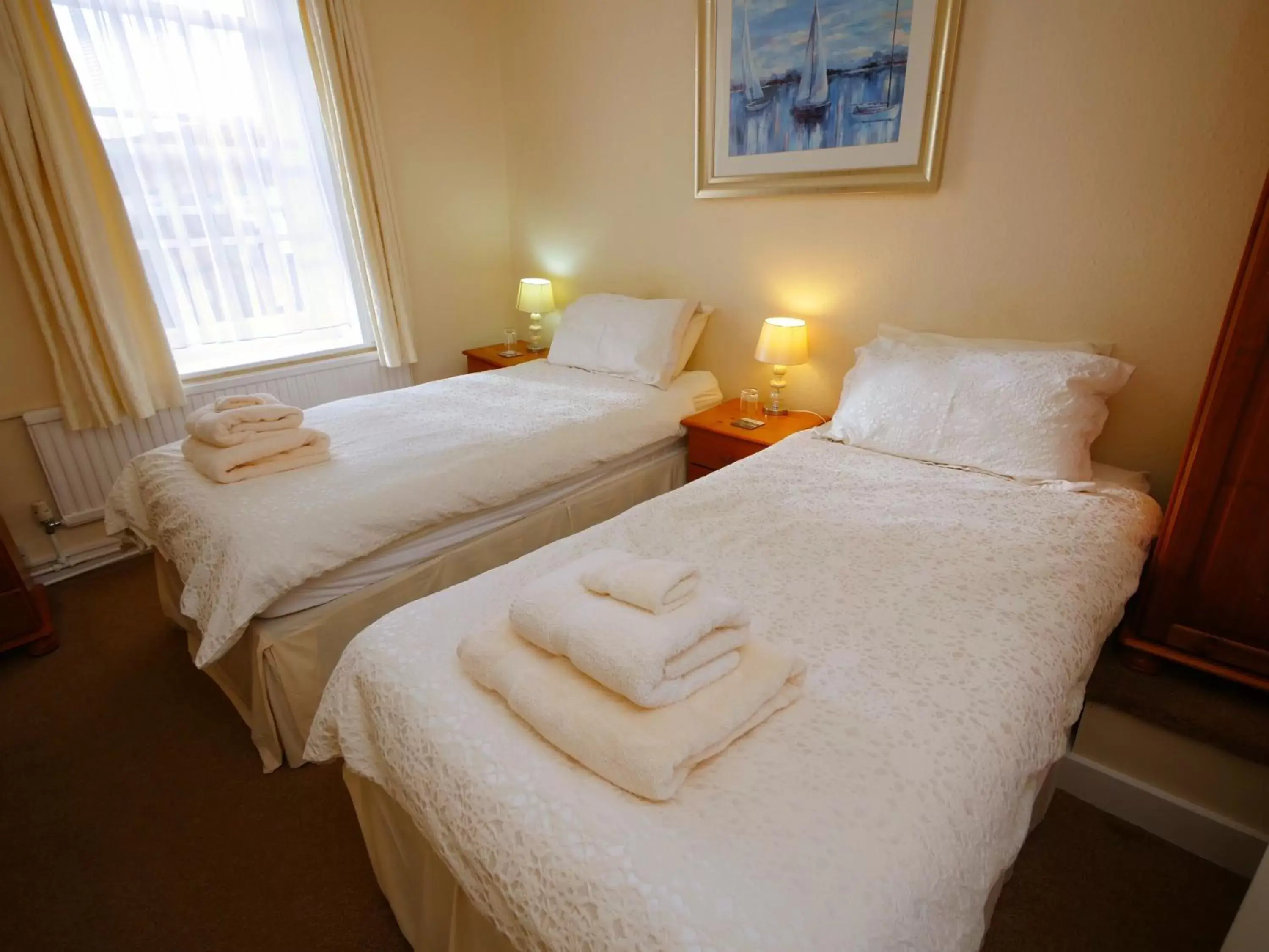 Twin Room - single occupancy in The Five Bells, Eastry Twin Room - single occupancy in The Five Bells, Eastry