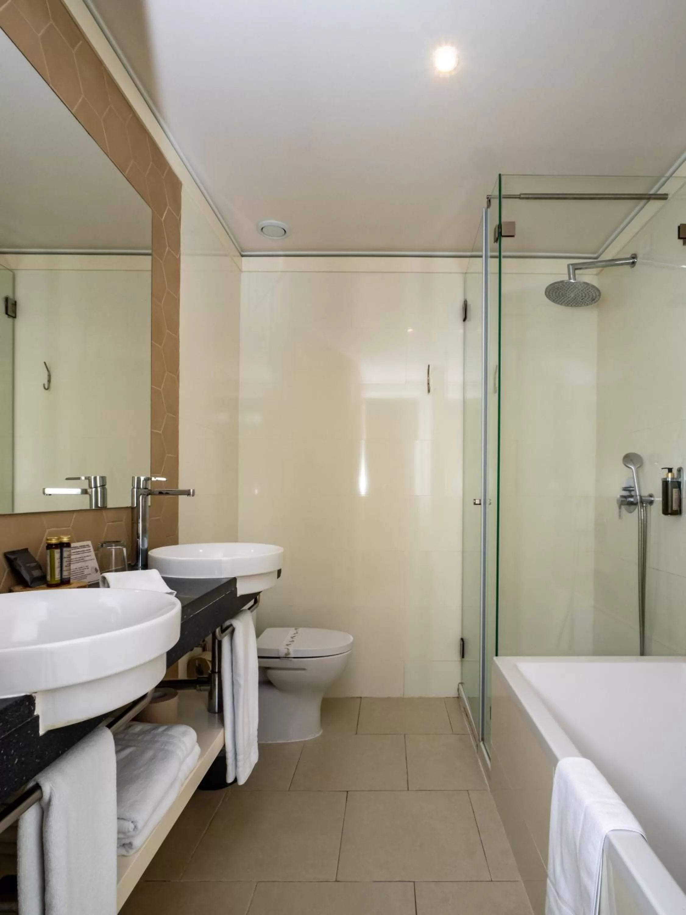 Toilet in Hotel Do Colegio