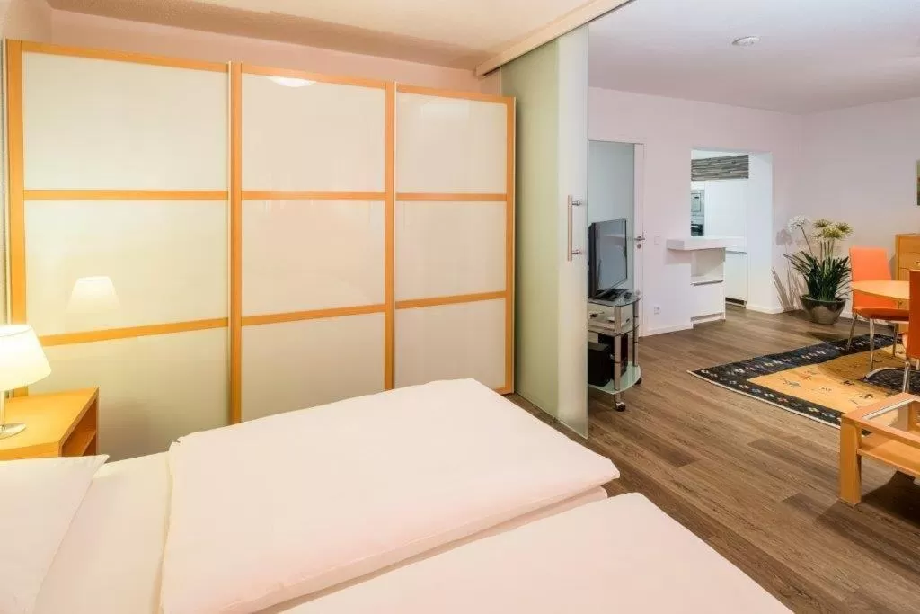 Bedroom, Bed in Hotel Am Nockherberg