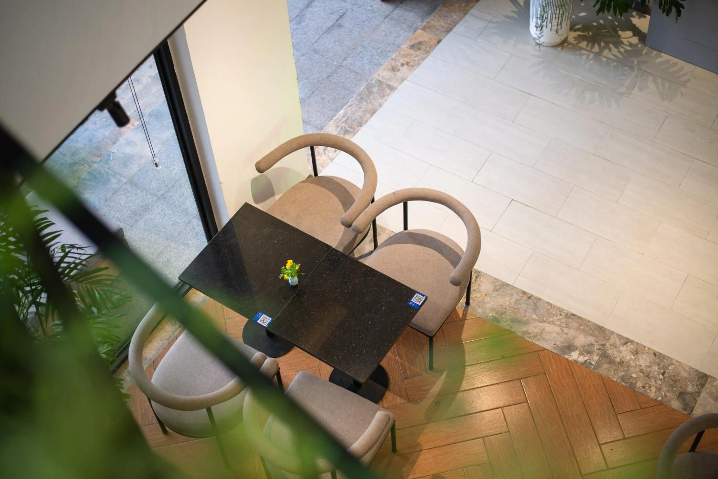 Restaurant/places to eat in Tasme Hotel