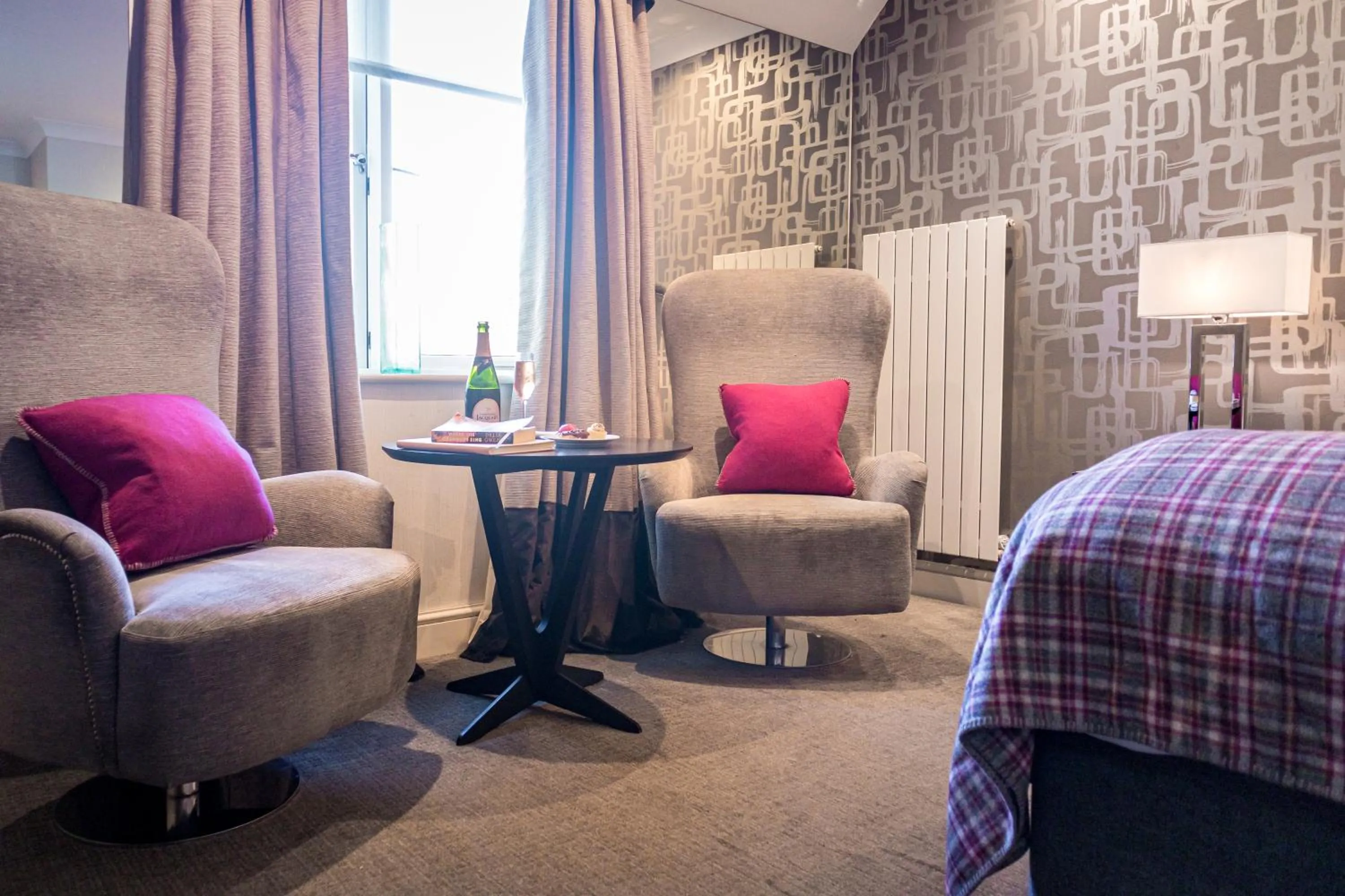 Seating area, Bed in Rowhill Grange Hotel & Utopia Spa