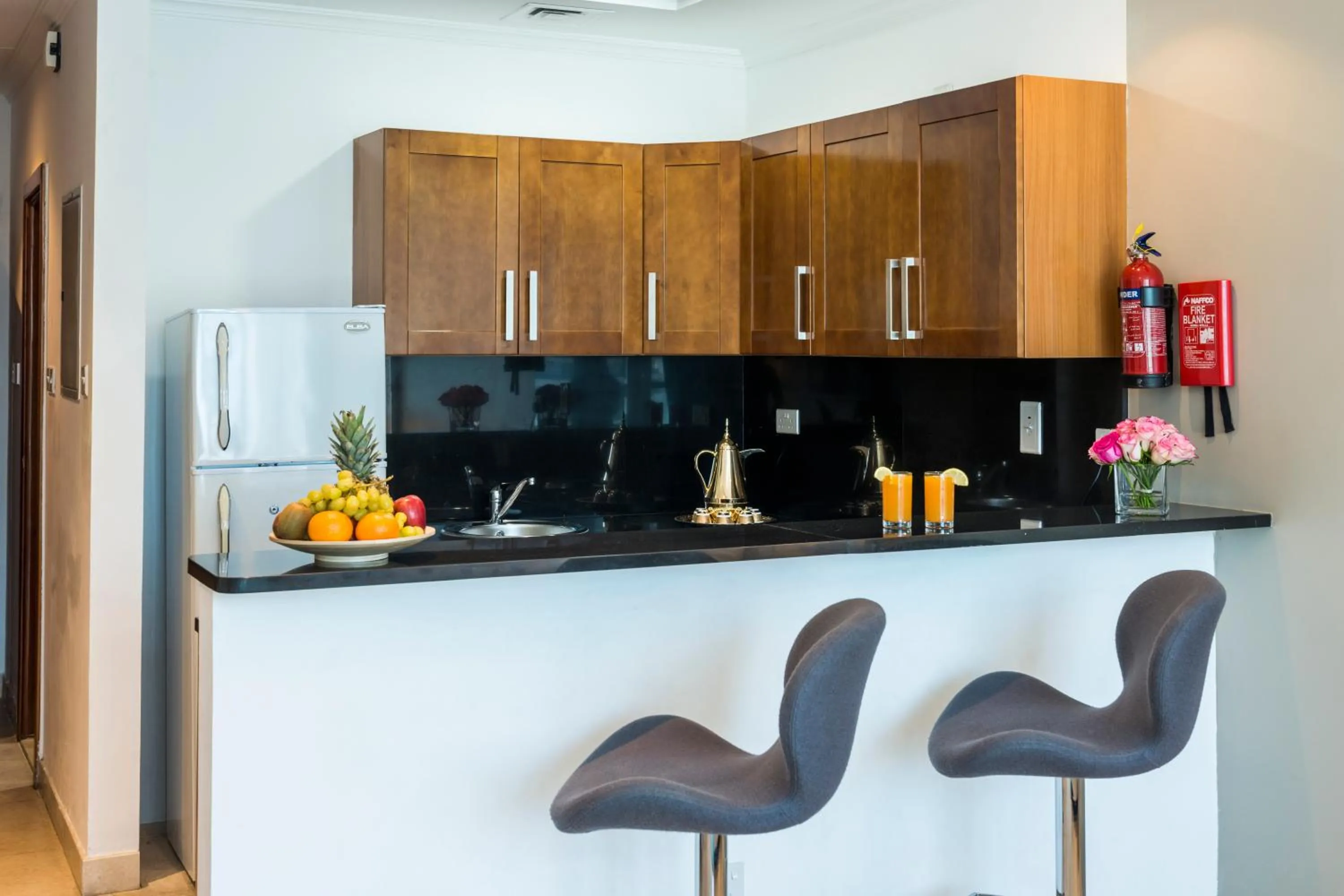 Kitchen or kitchenette in Jannah Marina Hotel Apartments