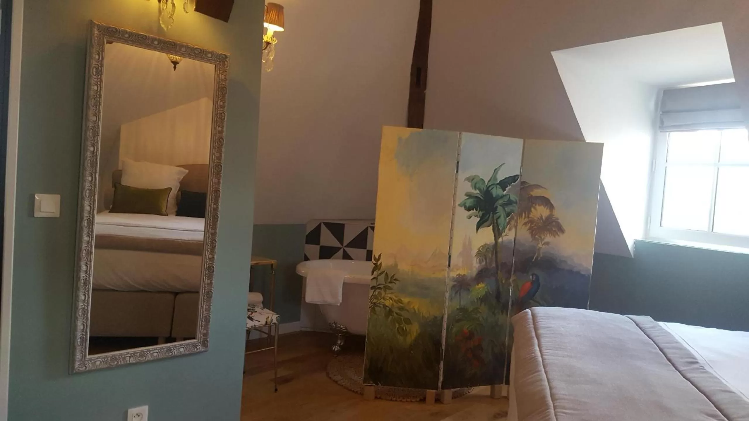 Bed in Au Jeu de Paume