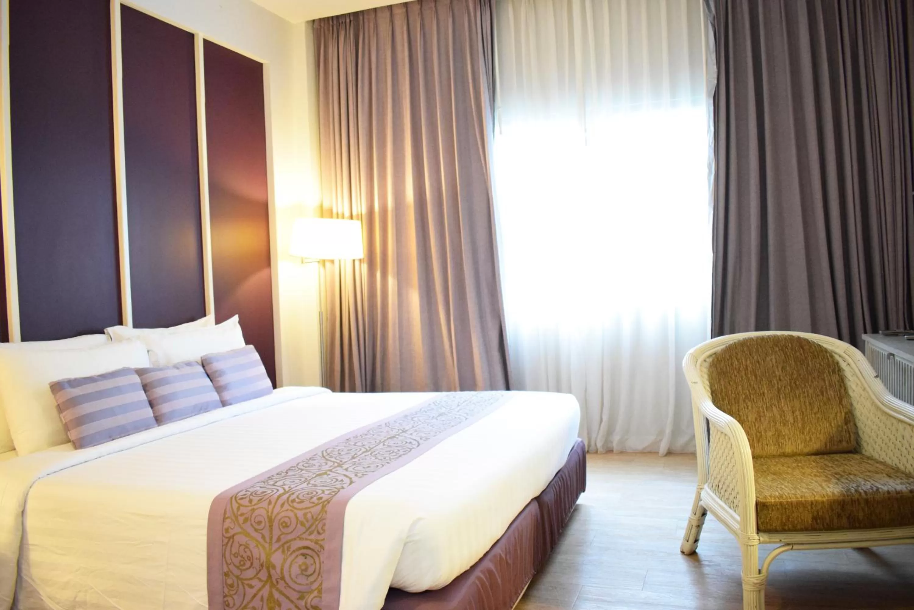 Bed in Trang Hotel Bangkok - SHA Plus