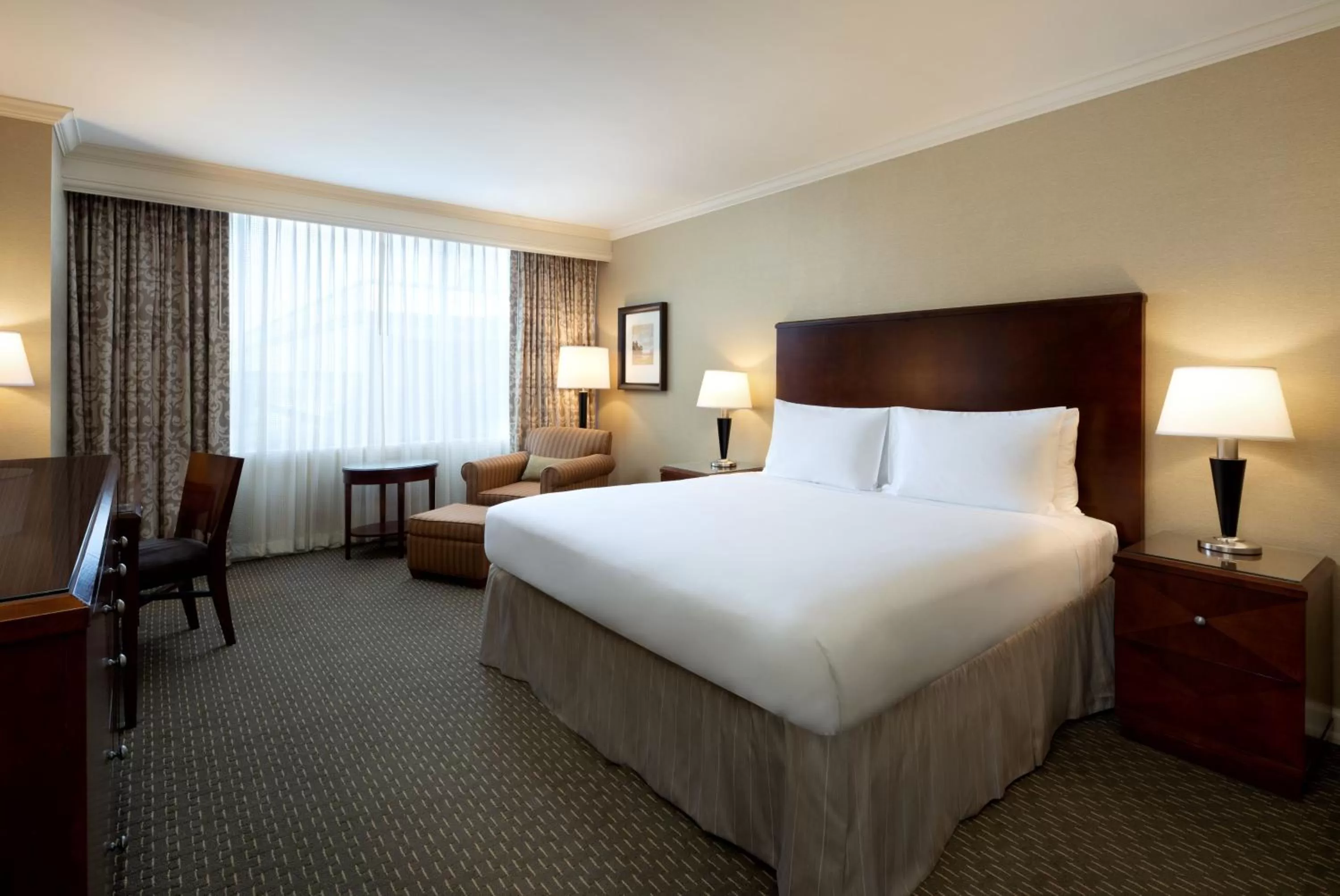 Bed in Hyatt Regency Houston West