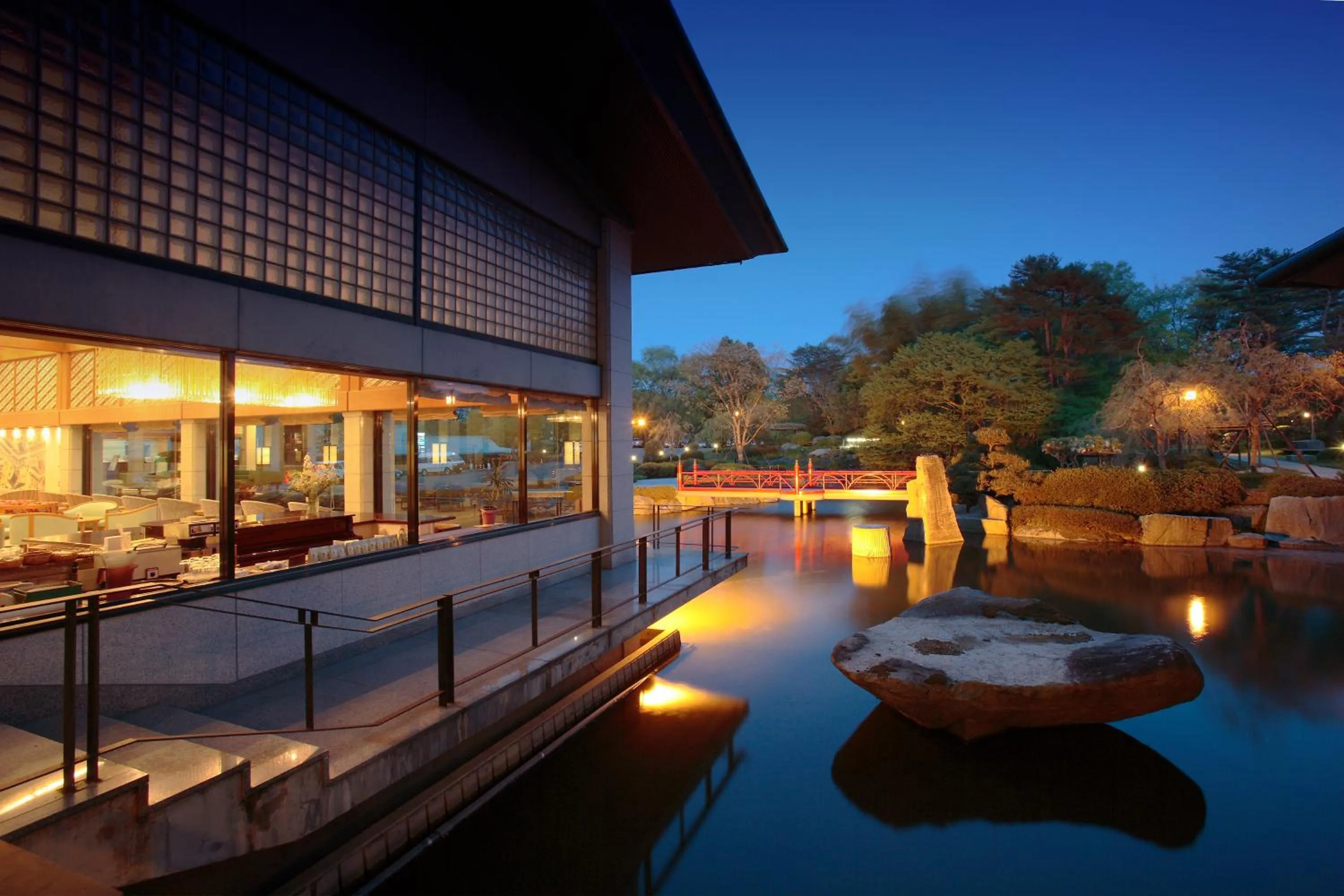 Property building in Ryokusuitei