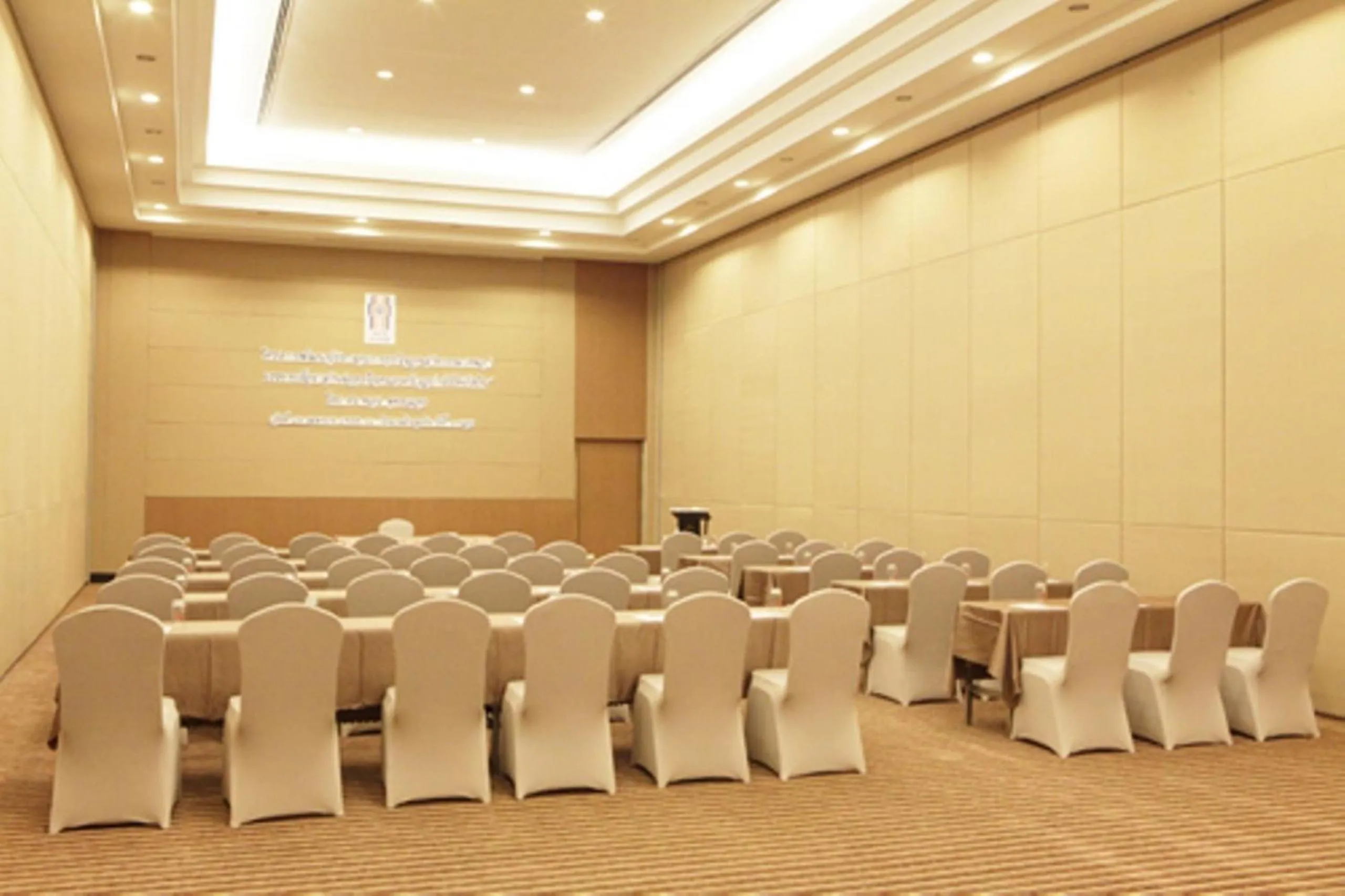 Business facilities in Golden City Rayong Hotel