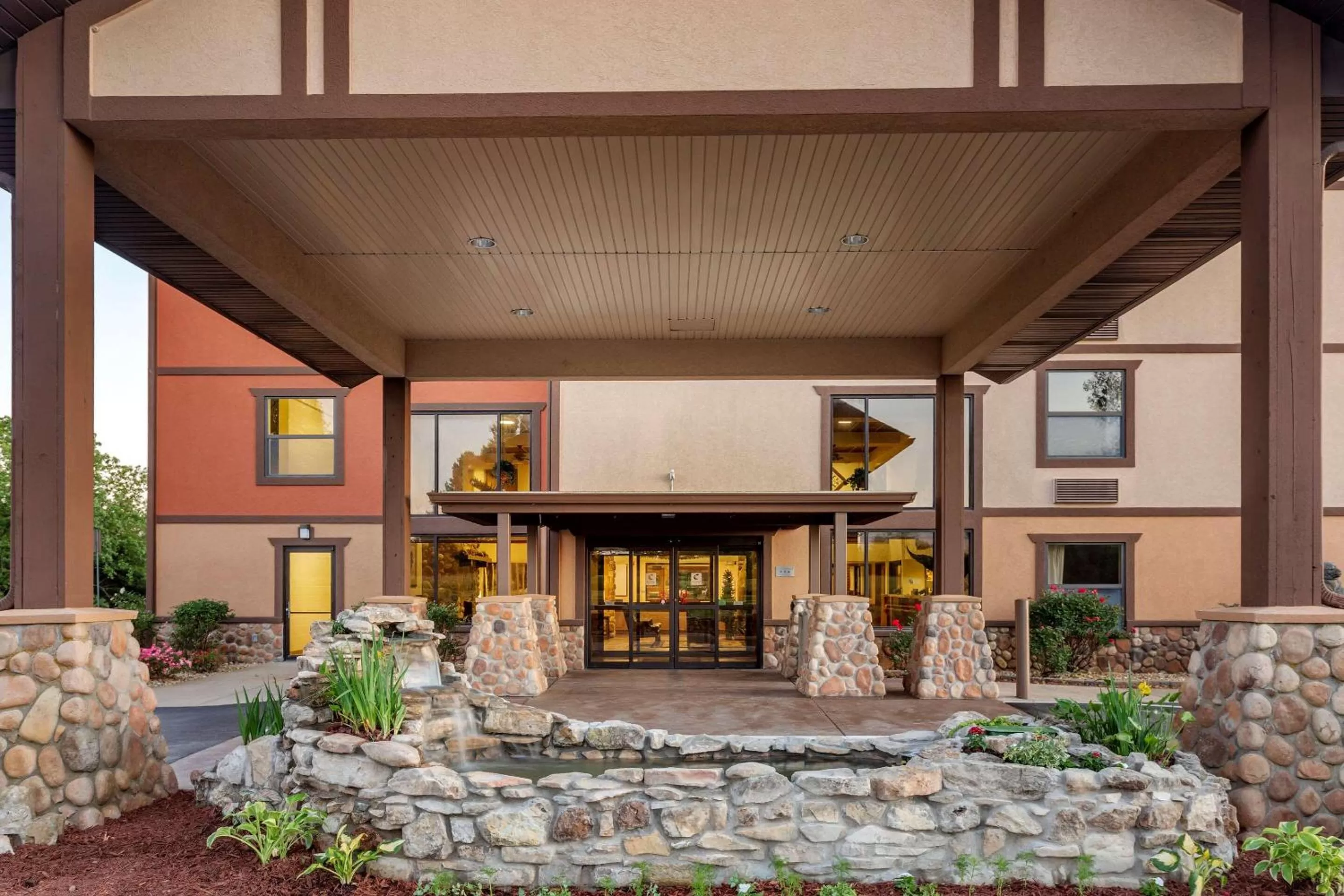 Property building in Comfort Inn & Suites Branson Meadows