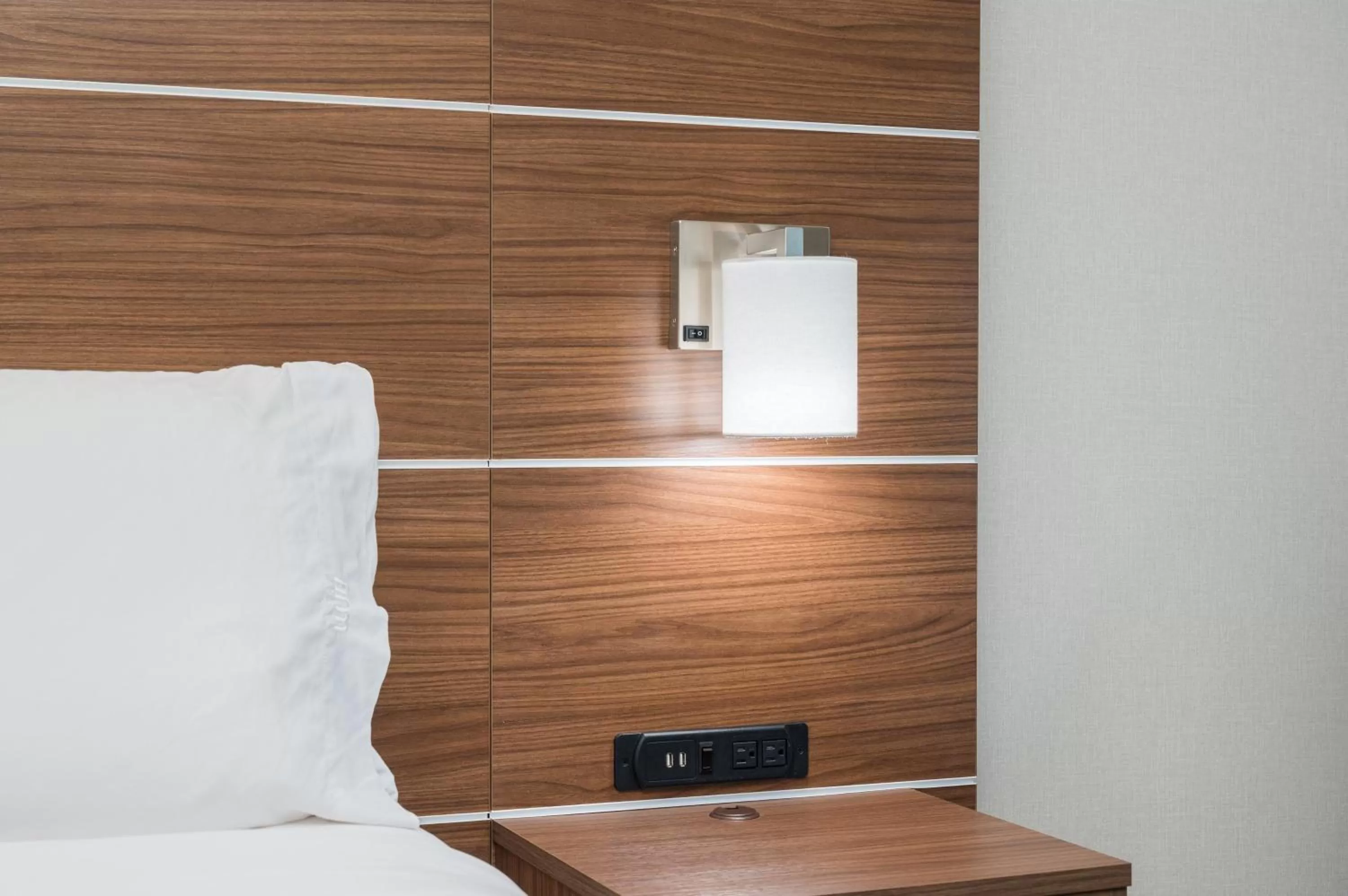 Photo of the whole room, Bed in Holiday Inn Express Grover Beach-Pismo Beach Area by IHG