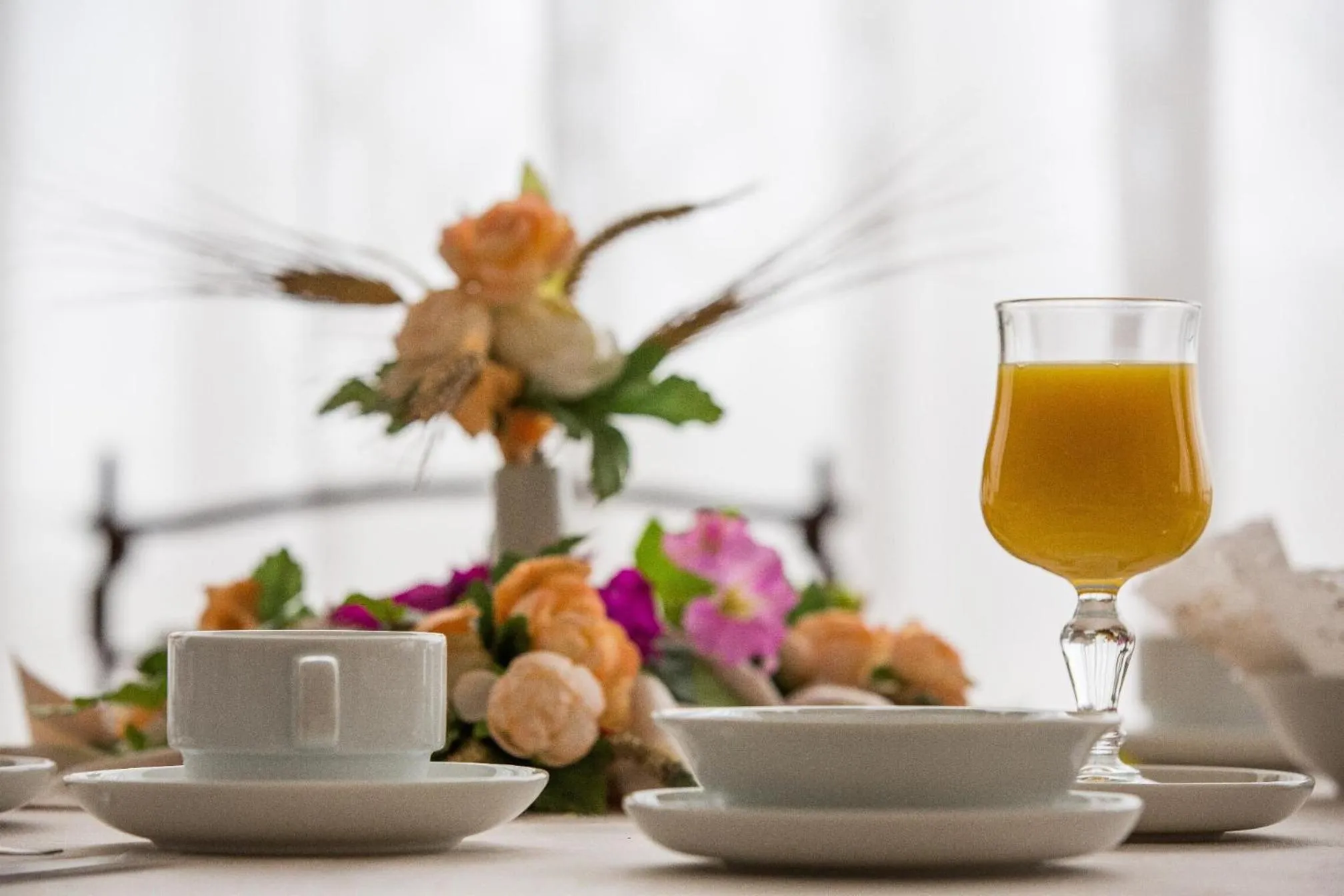 Restaurant/places to eat in Hotel Ramapendula