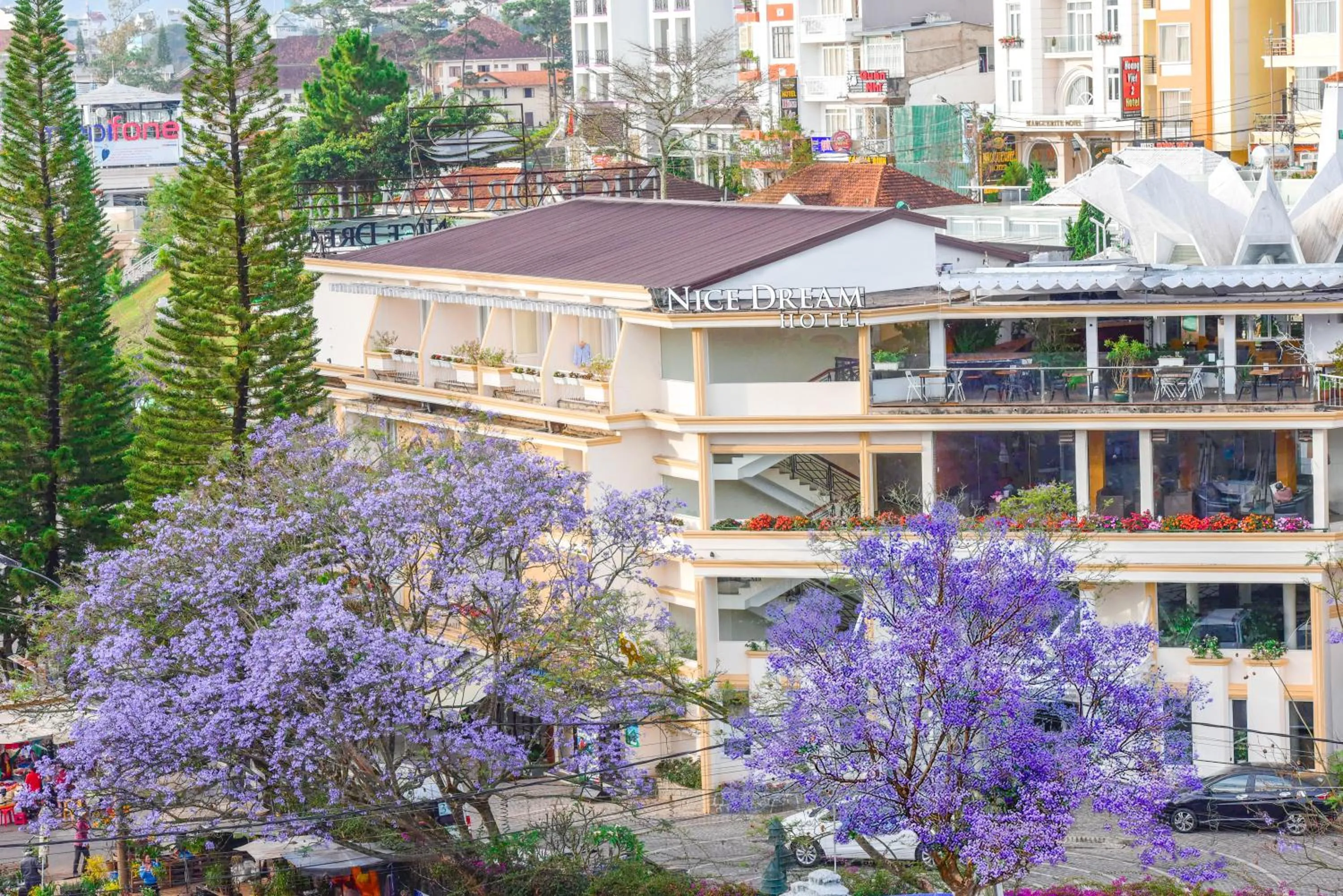 Property building in Nice Dream Hotel