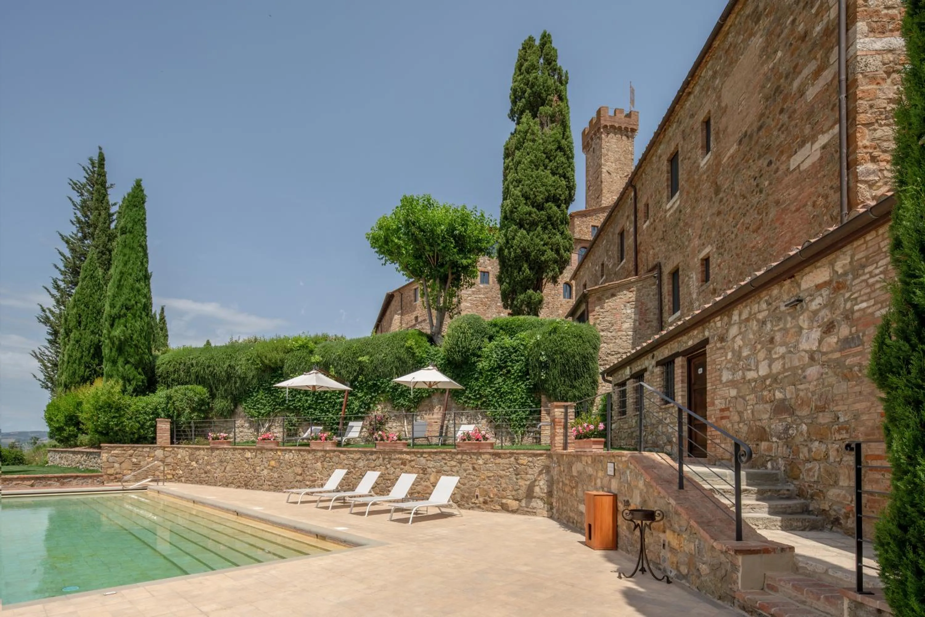 Swimming pool in Castello Banfi - Il Borgo - Relais et Chateaux