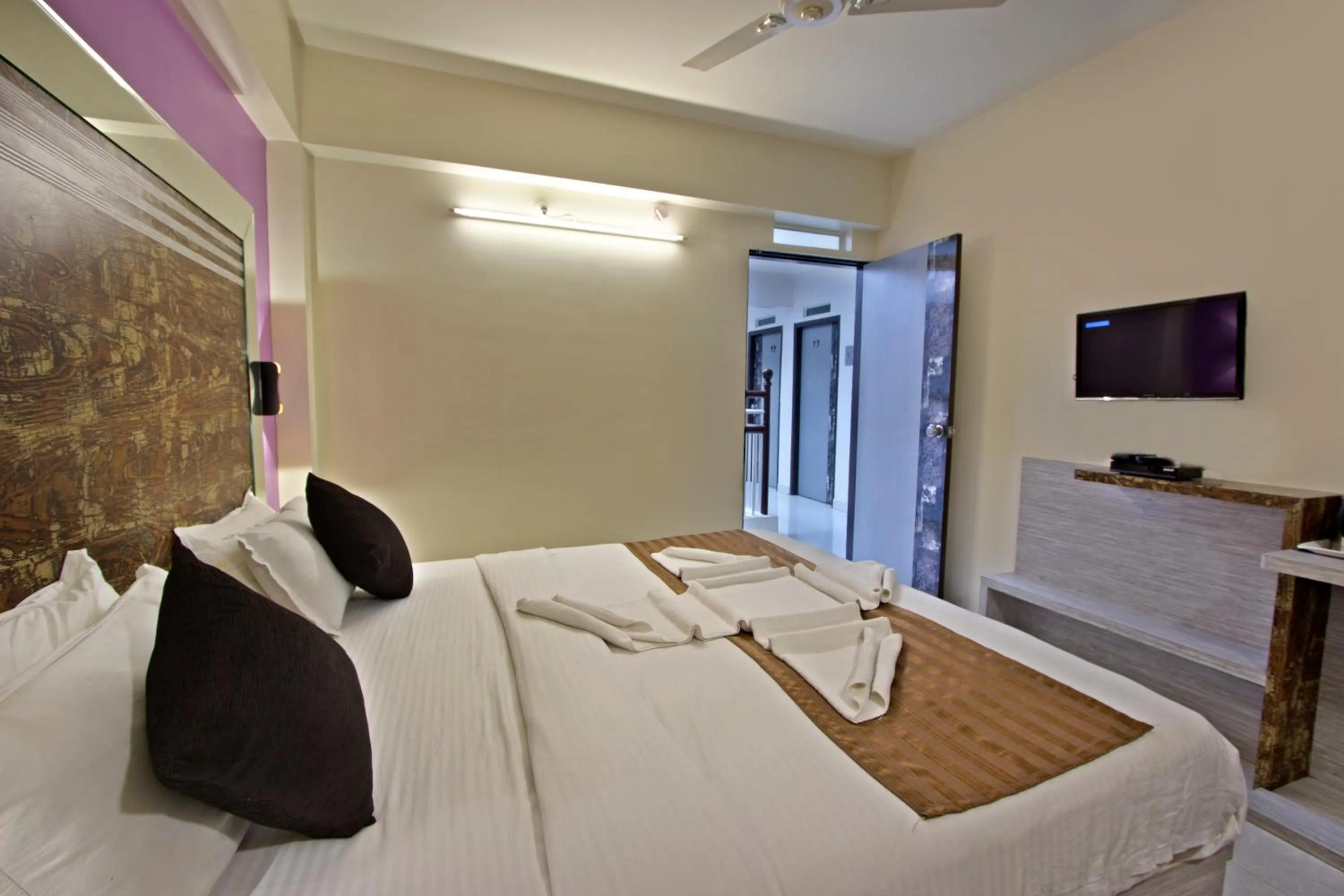 Bed in Mannars Residency