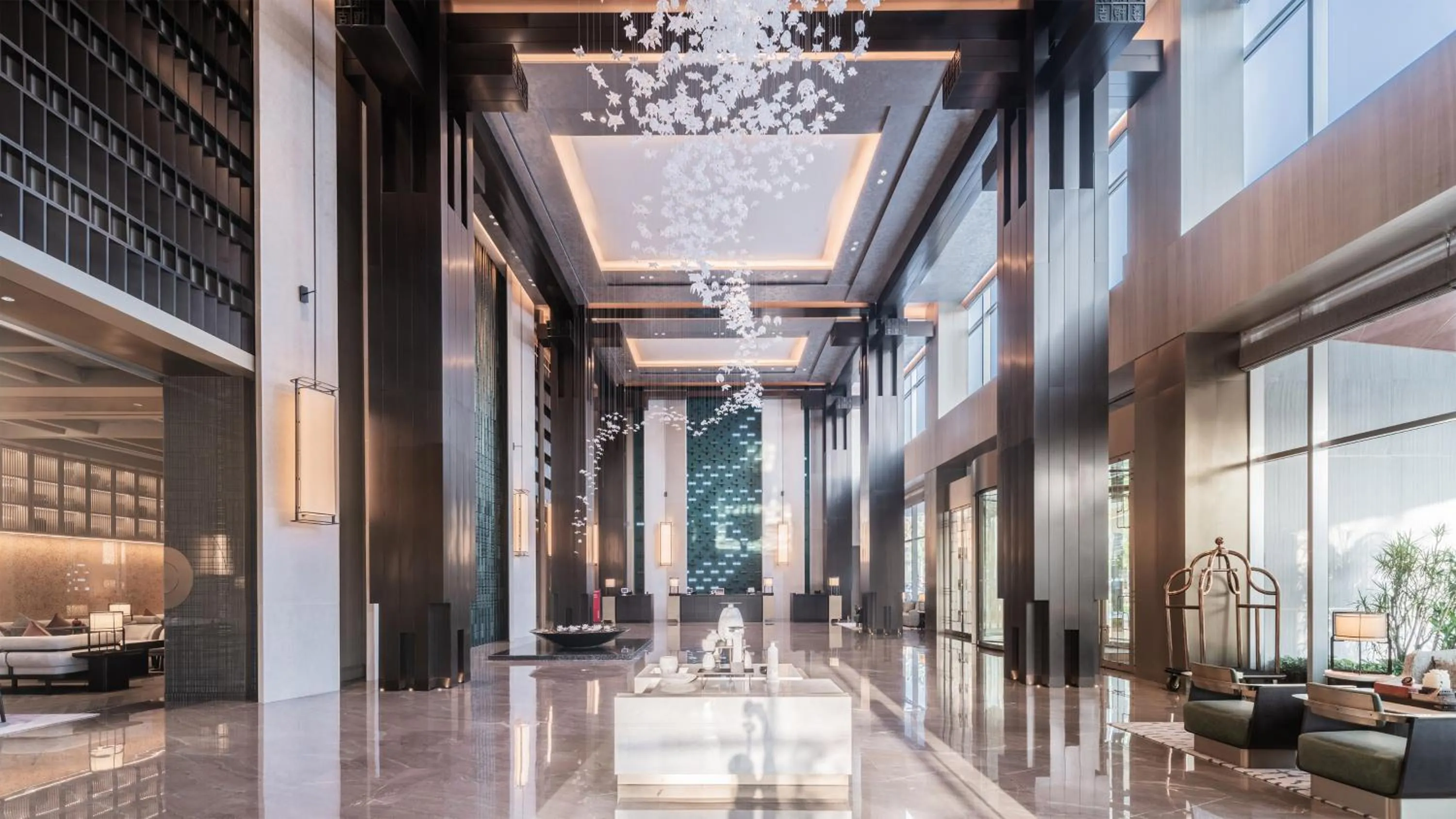 Lobby or reception in HUALUXE Xi'an Chanba by IHG-西安浐灞华邑酒店-Near Xi'an International Convention Exhibition Center and Shopping mall and The Romantic show of Xi'an-Free Luggage Storage-English Service