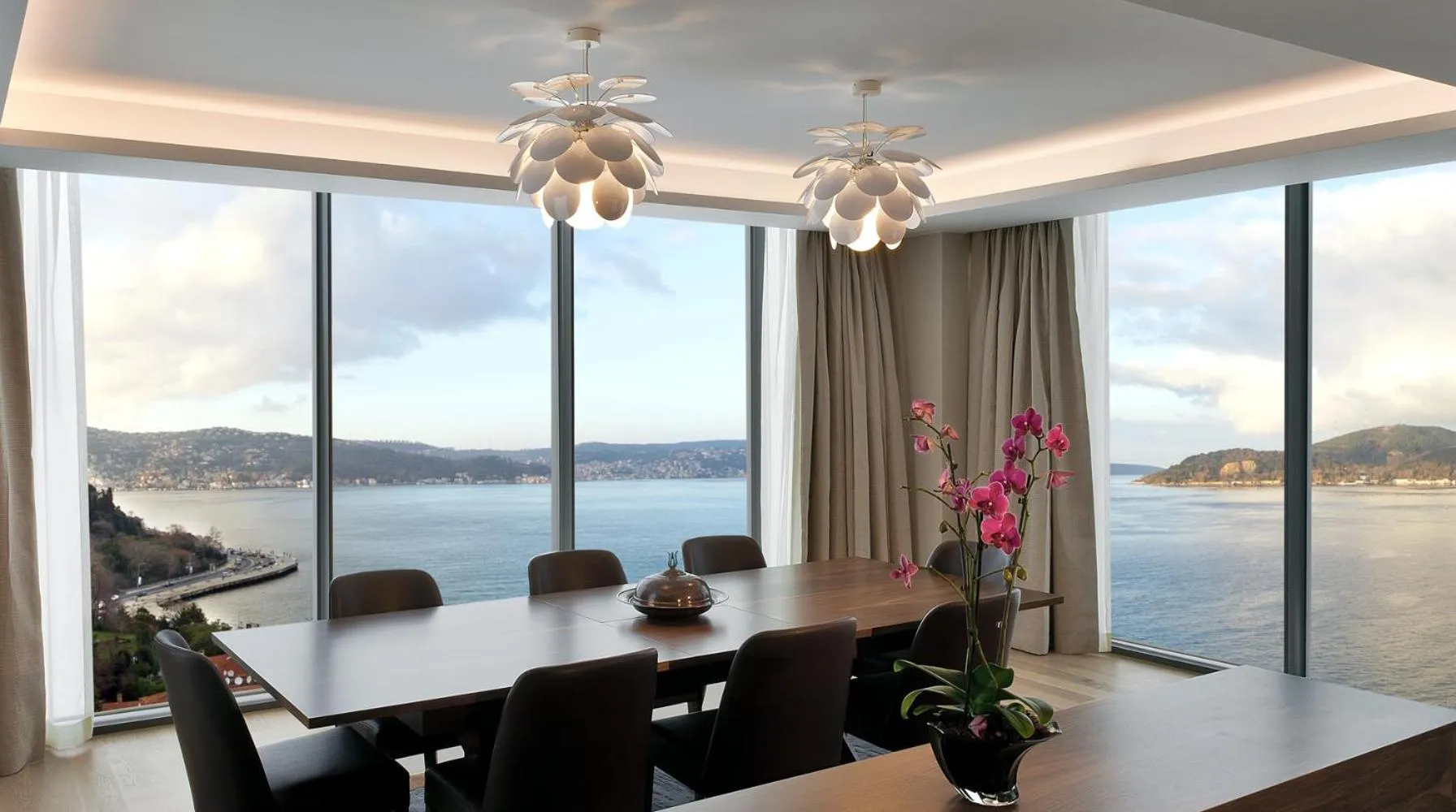 Dining area in The Grand Tarabya Managed by Accor