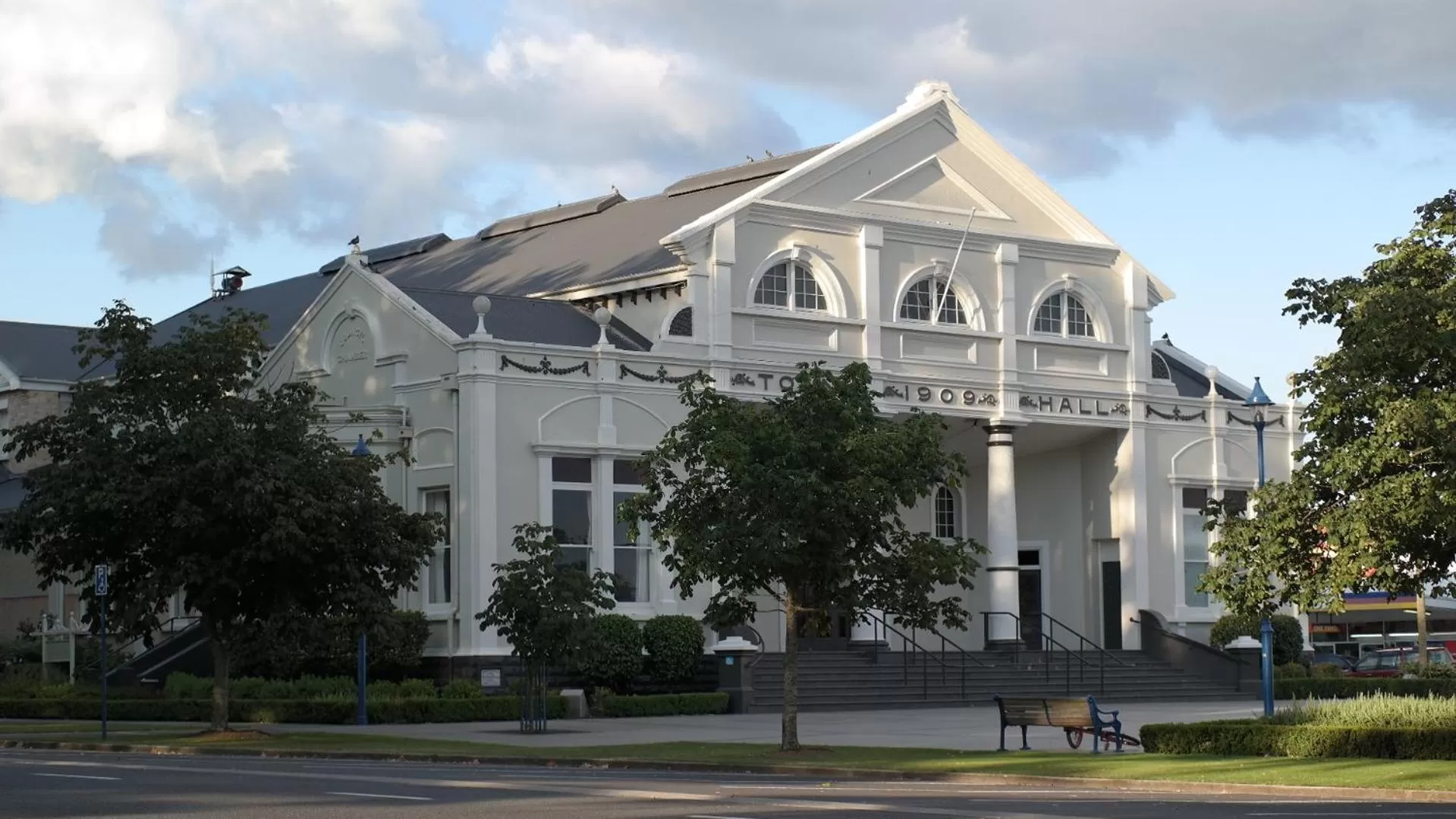 Nearby landmark in Cambridge Mews Motel