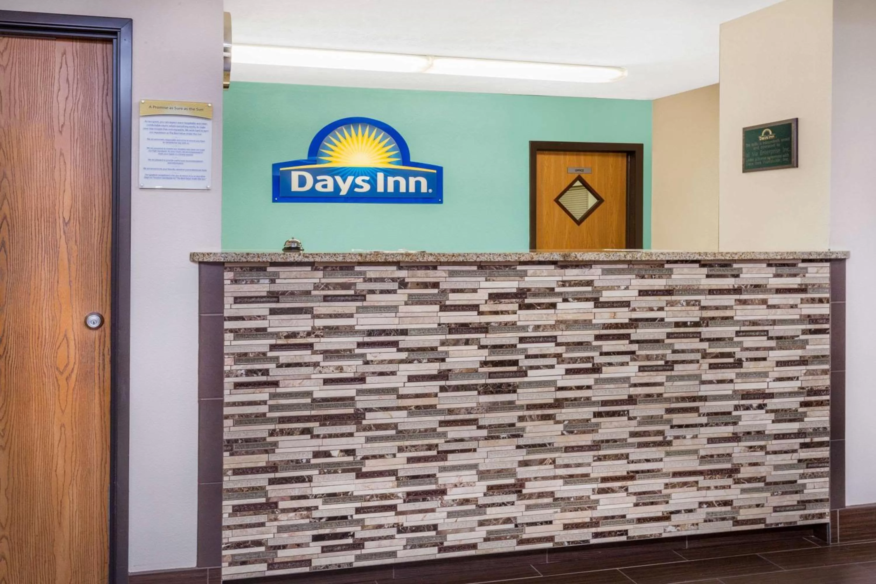 Lobby or reception in Days Inn by Wyndham Charleston