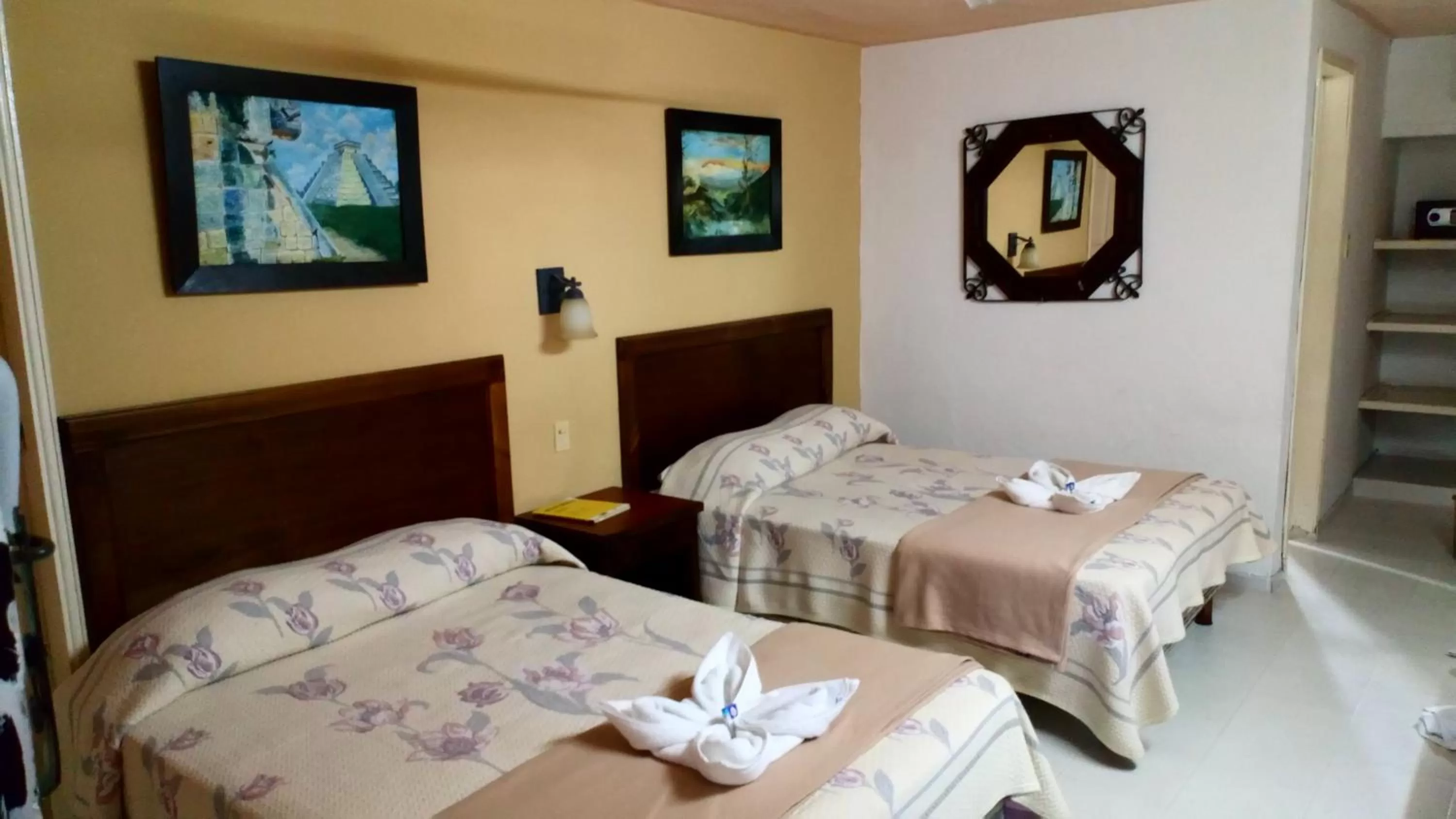 Bed in Hotel San Clemente