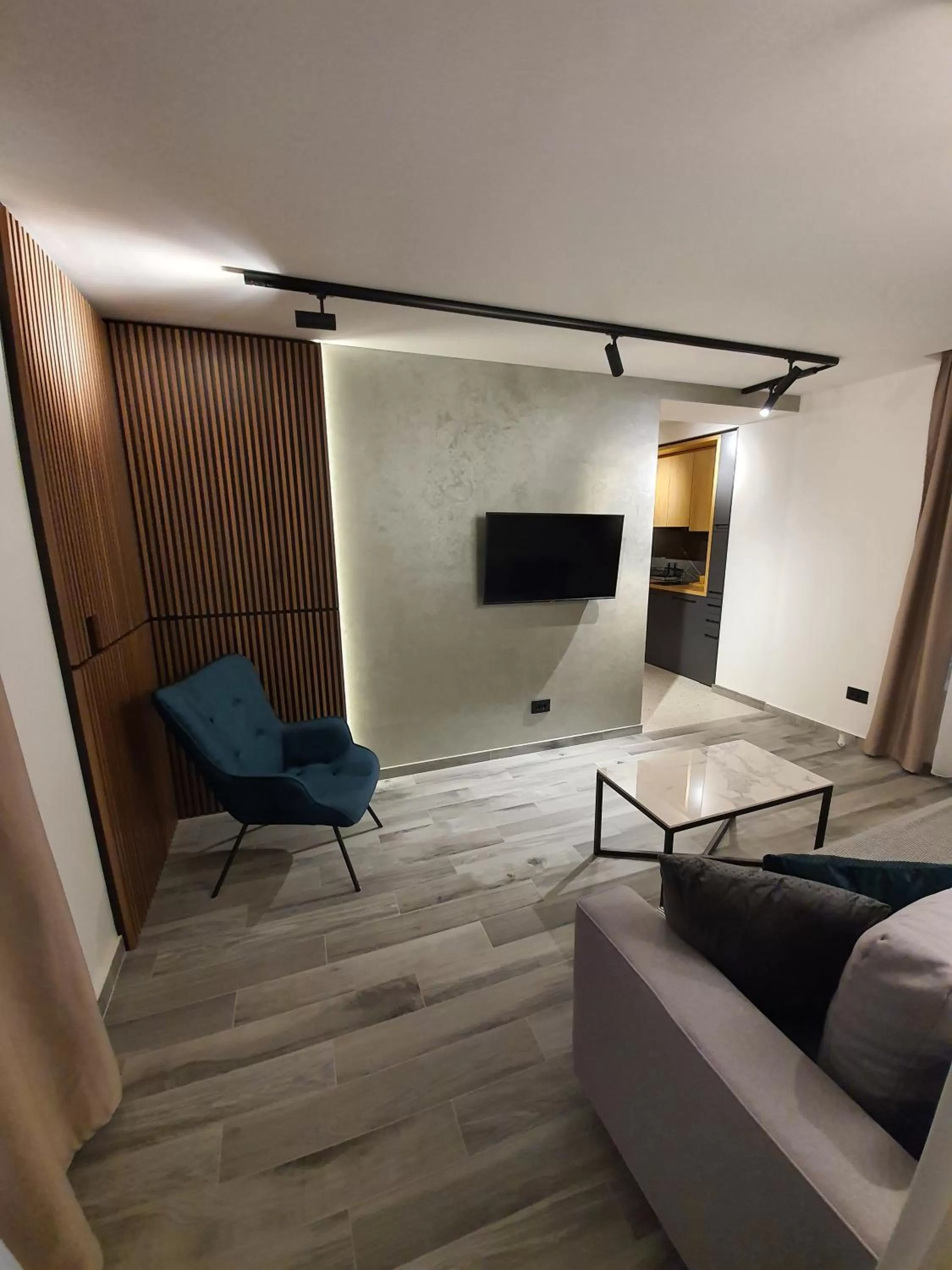 Superior One Bedroom Apartment with Jacuzzi in Privilege Suites by Central Park