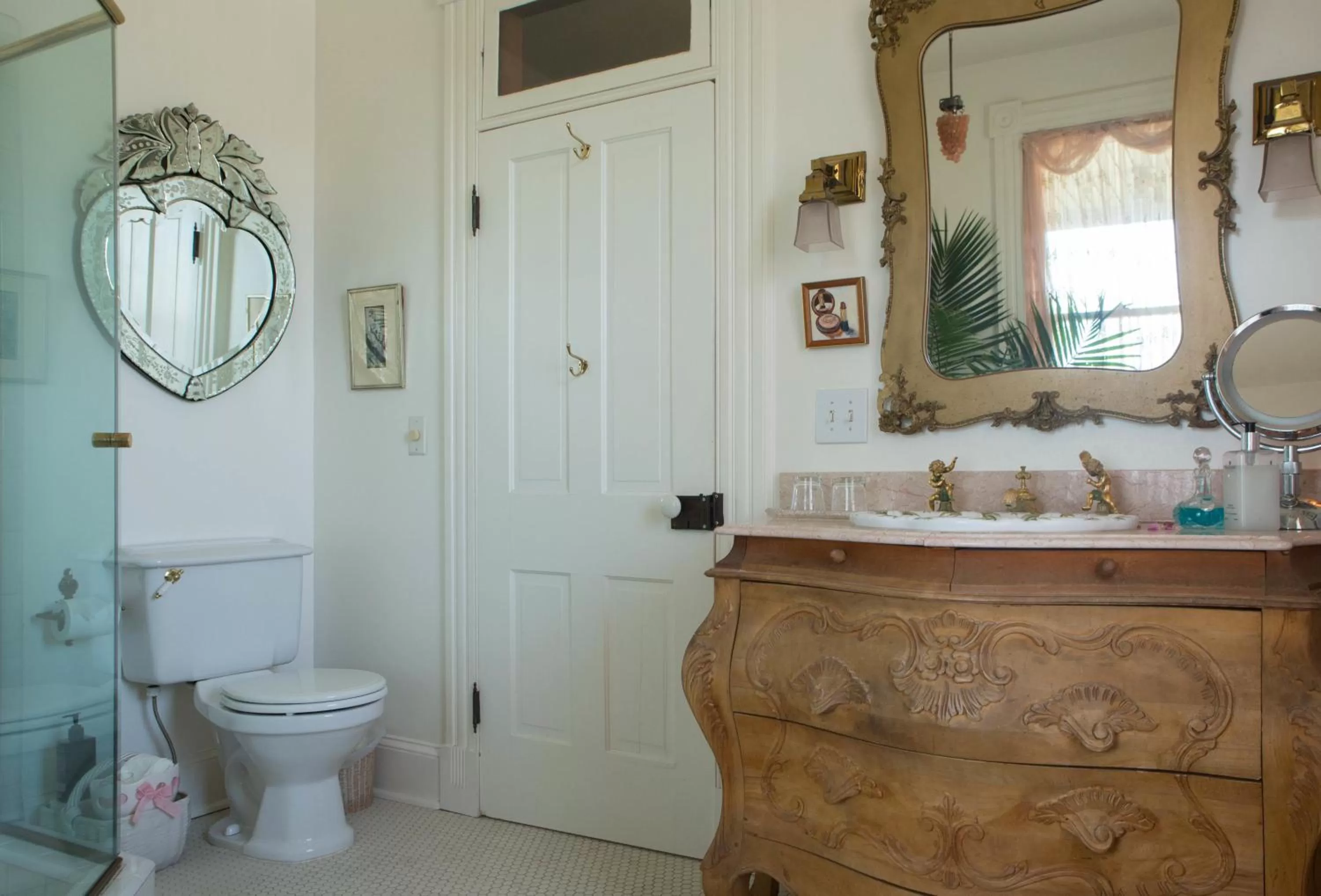 Bathroom in 10 Clarke