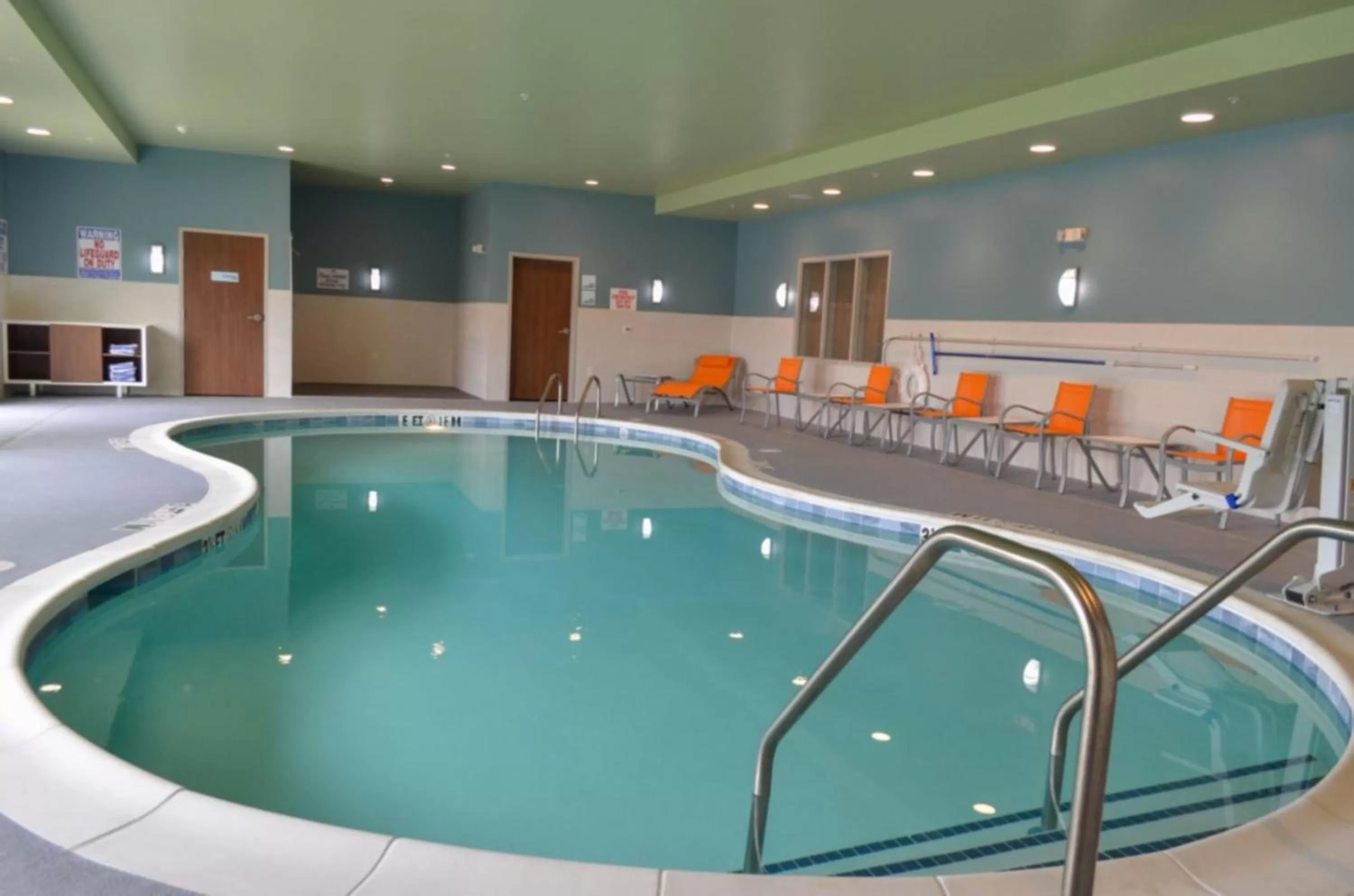 Swimming pool in Holiday Inn Express & Suites - Smithfield/Selma by IHG