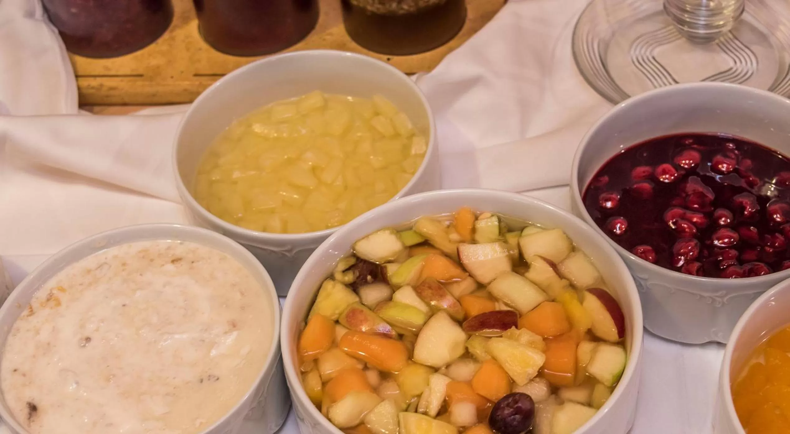 Buffet breakfast in Hotel Mutz Garni