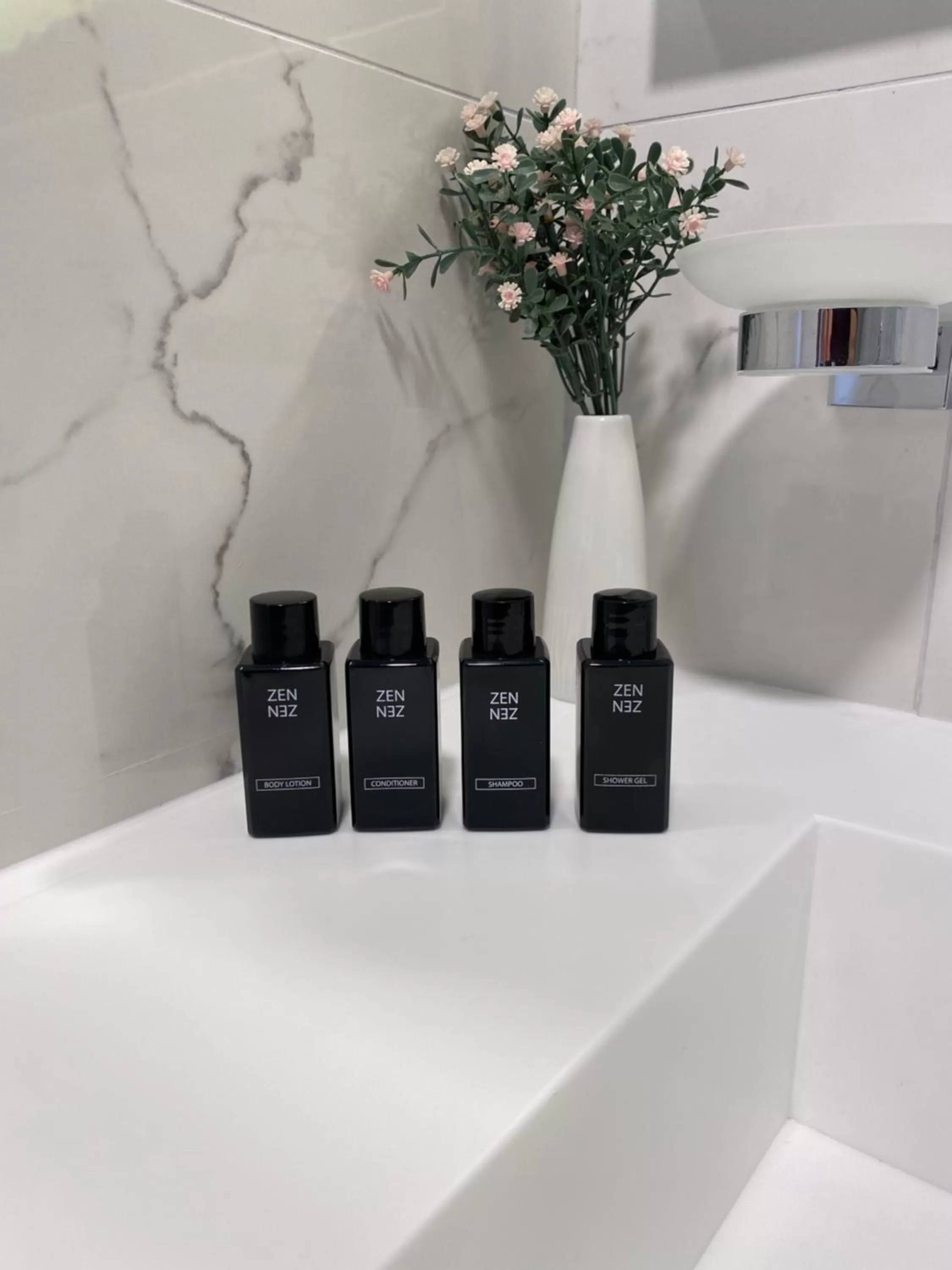 Bathroom in Central Point Hotel Beograd